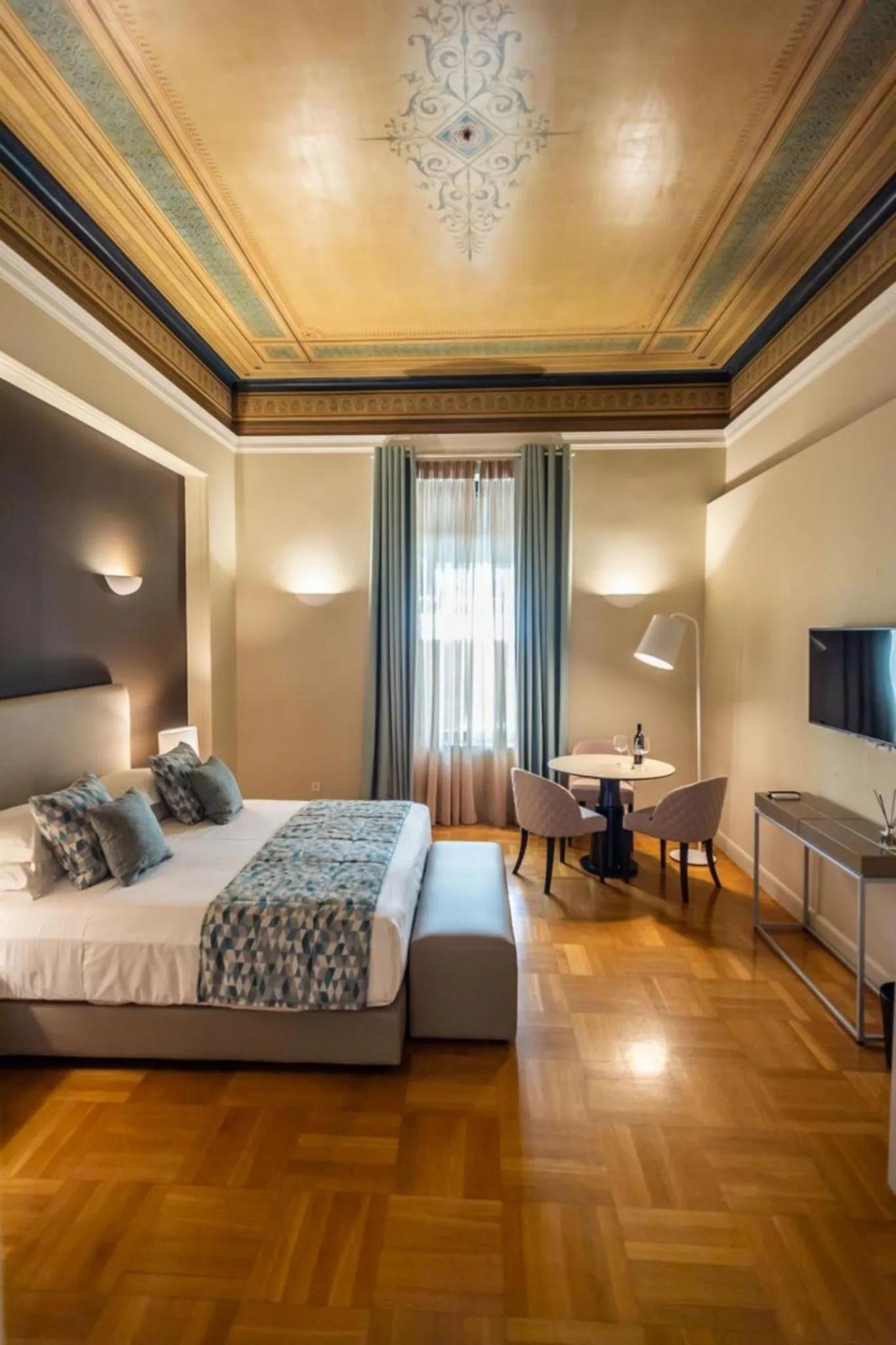 Photo of the whole room, Bed in 33SolonosSuites