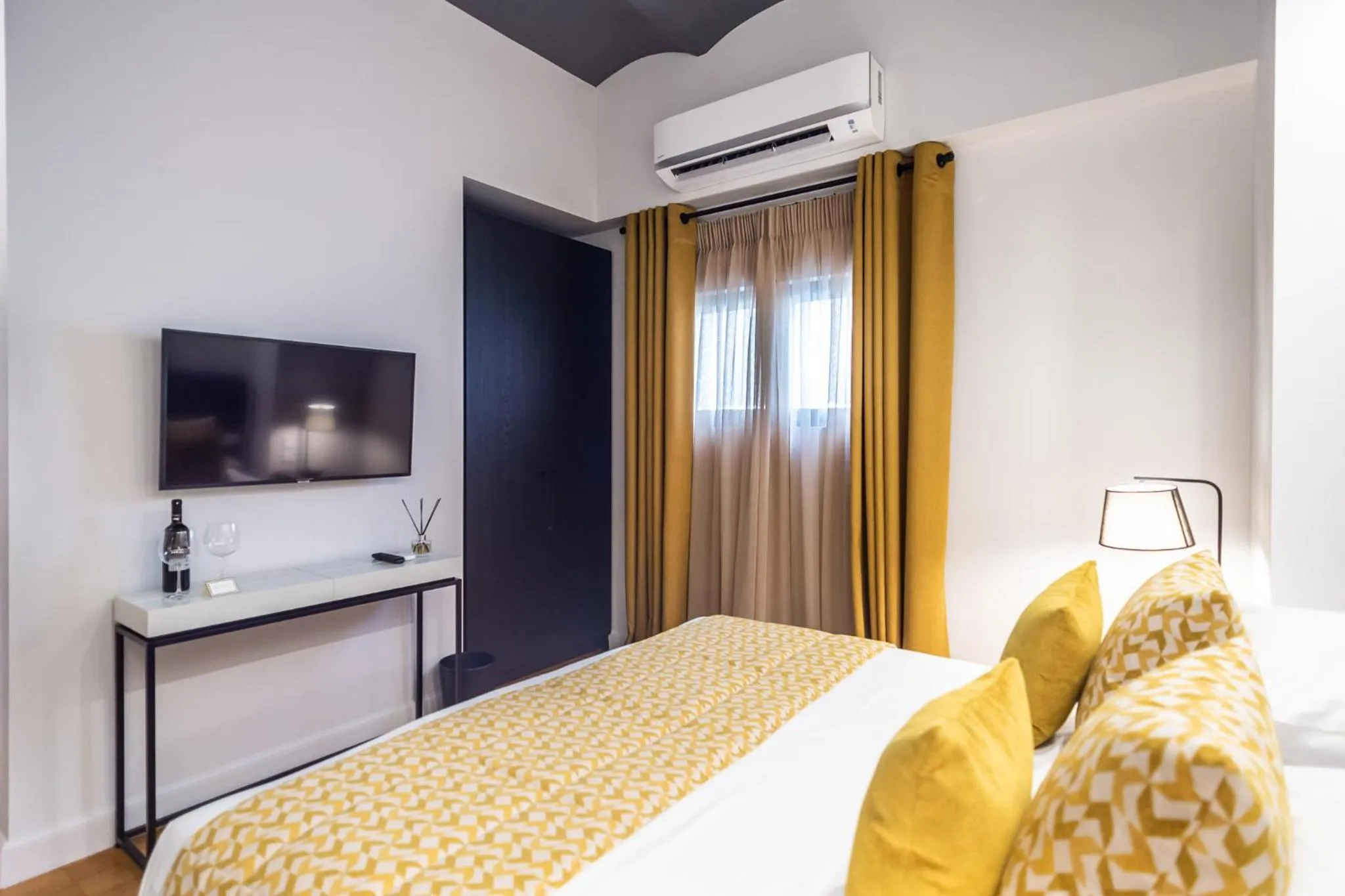 Bed in 33SolonosSuites