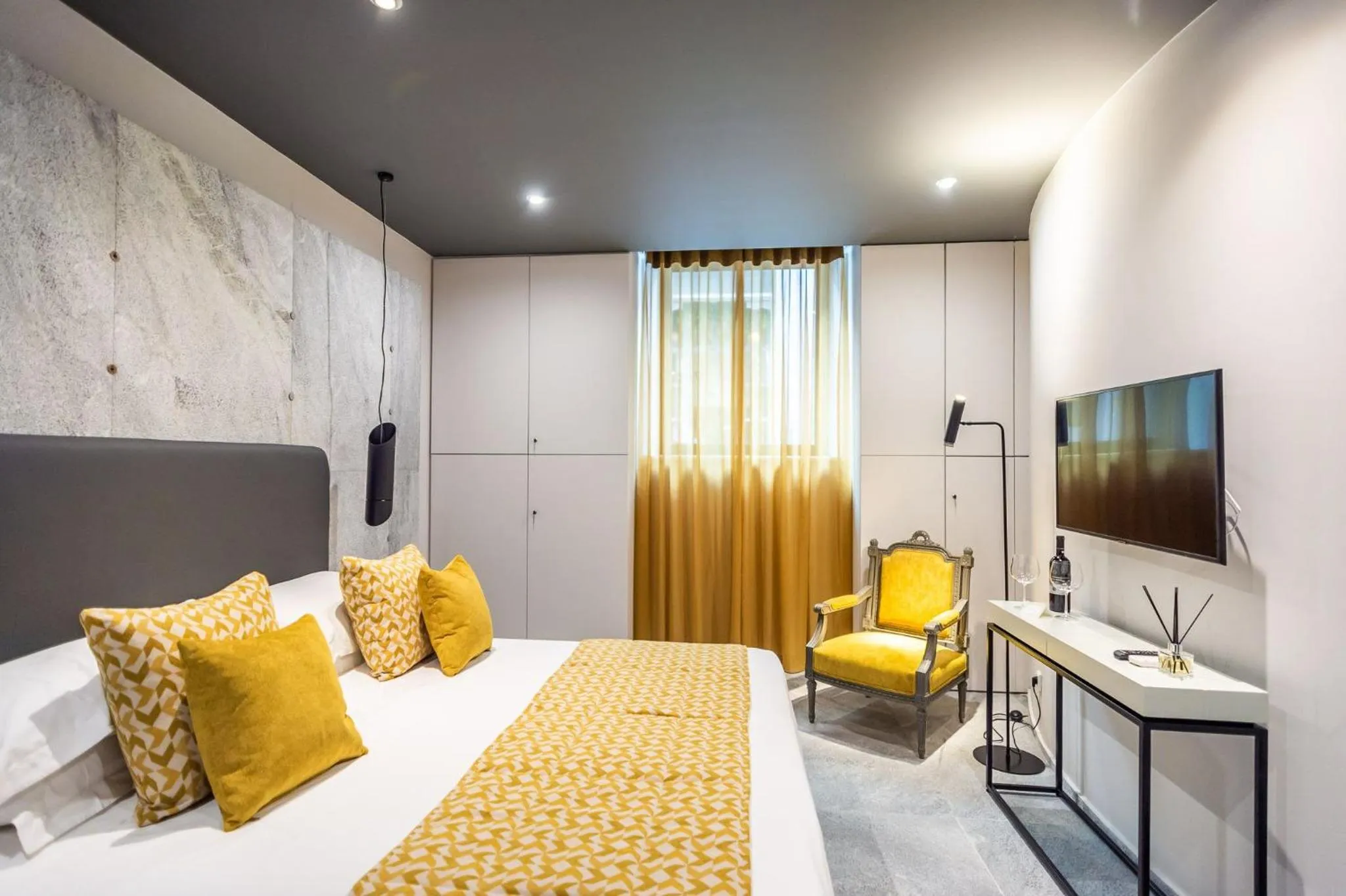 Photo of the whole room, Bed in 33SolonosSuites