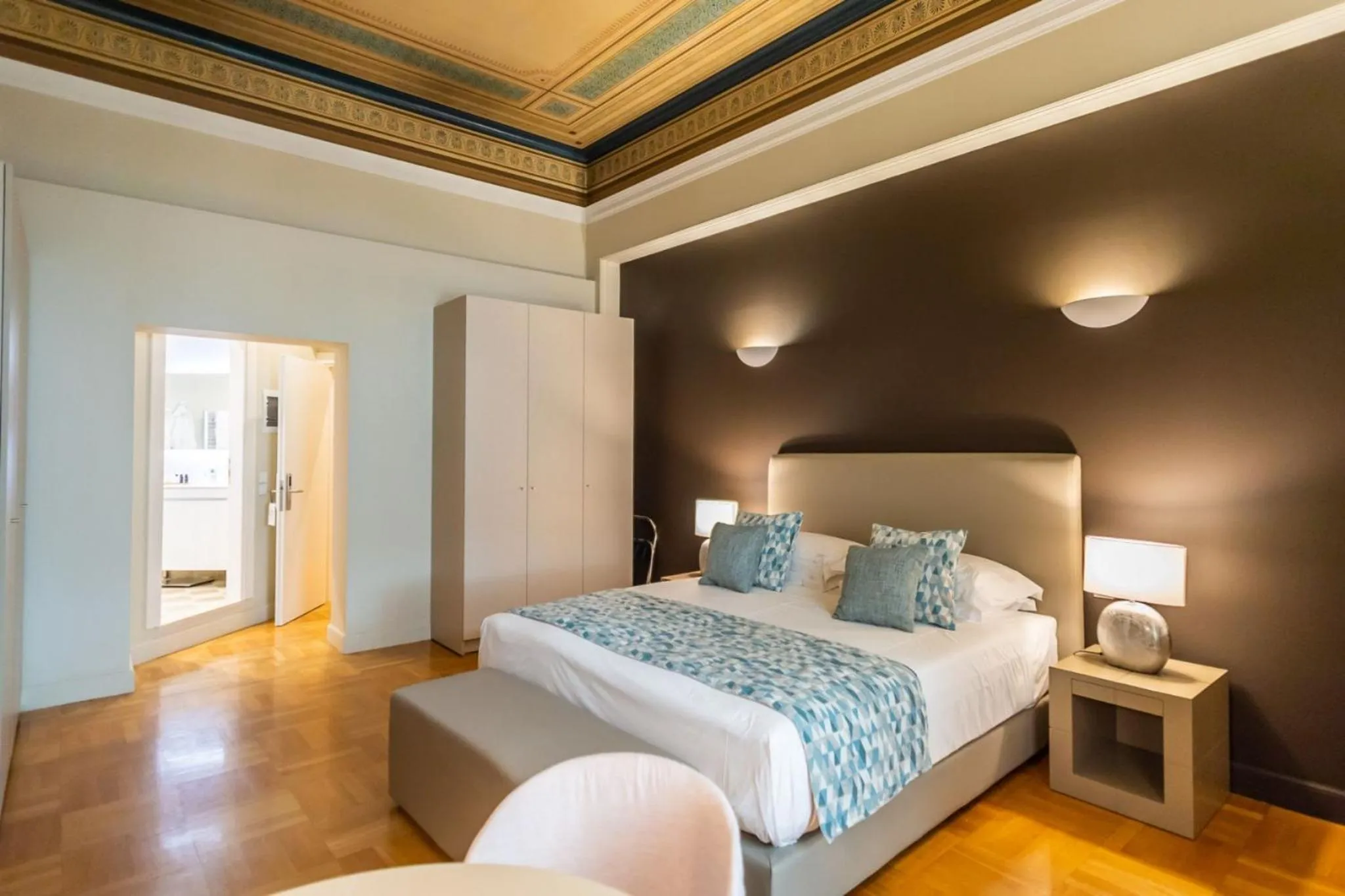 Photo of the whole room, Bed in 33SolonosSuites