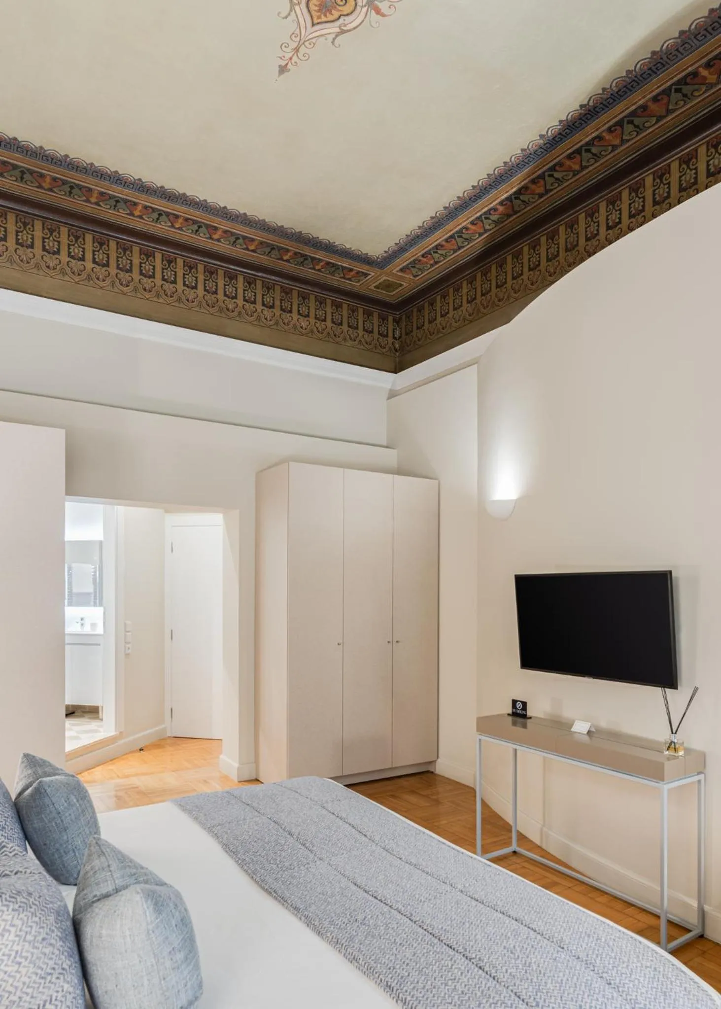 Bed in 33SolonosSuites