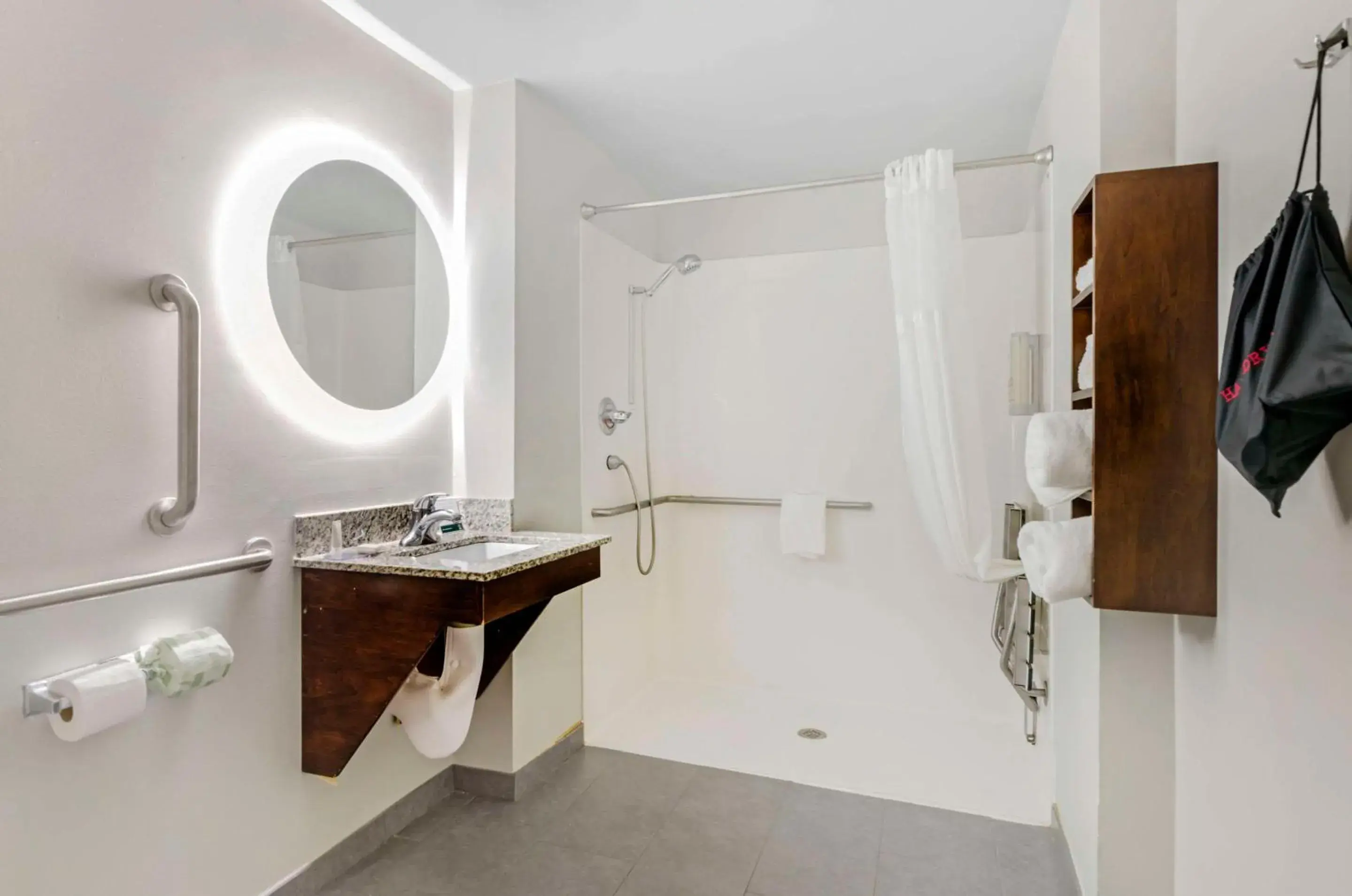 Queen Room with Two Queen Beds - Accessible/Non-Smoking in Clarion Pointe Staunton East Queen Room with Two Queen Beds - Accessible/Non-Smoking in Clarion Pointe Staunton East