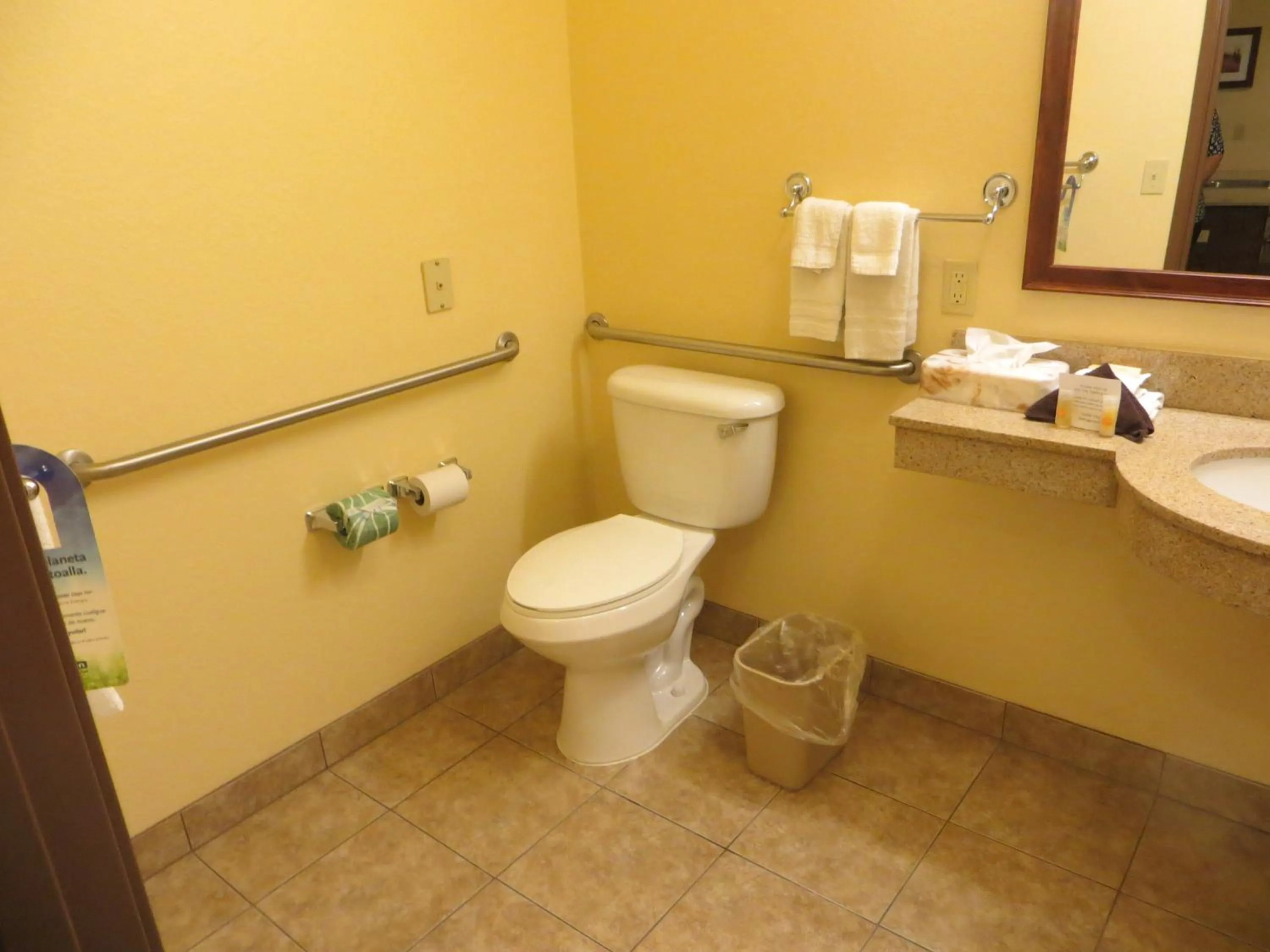 Bathroom in Days Inn by Wyndham Ellis