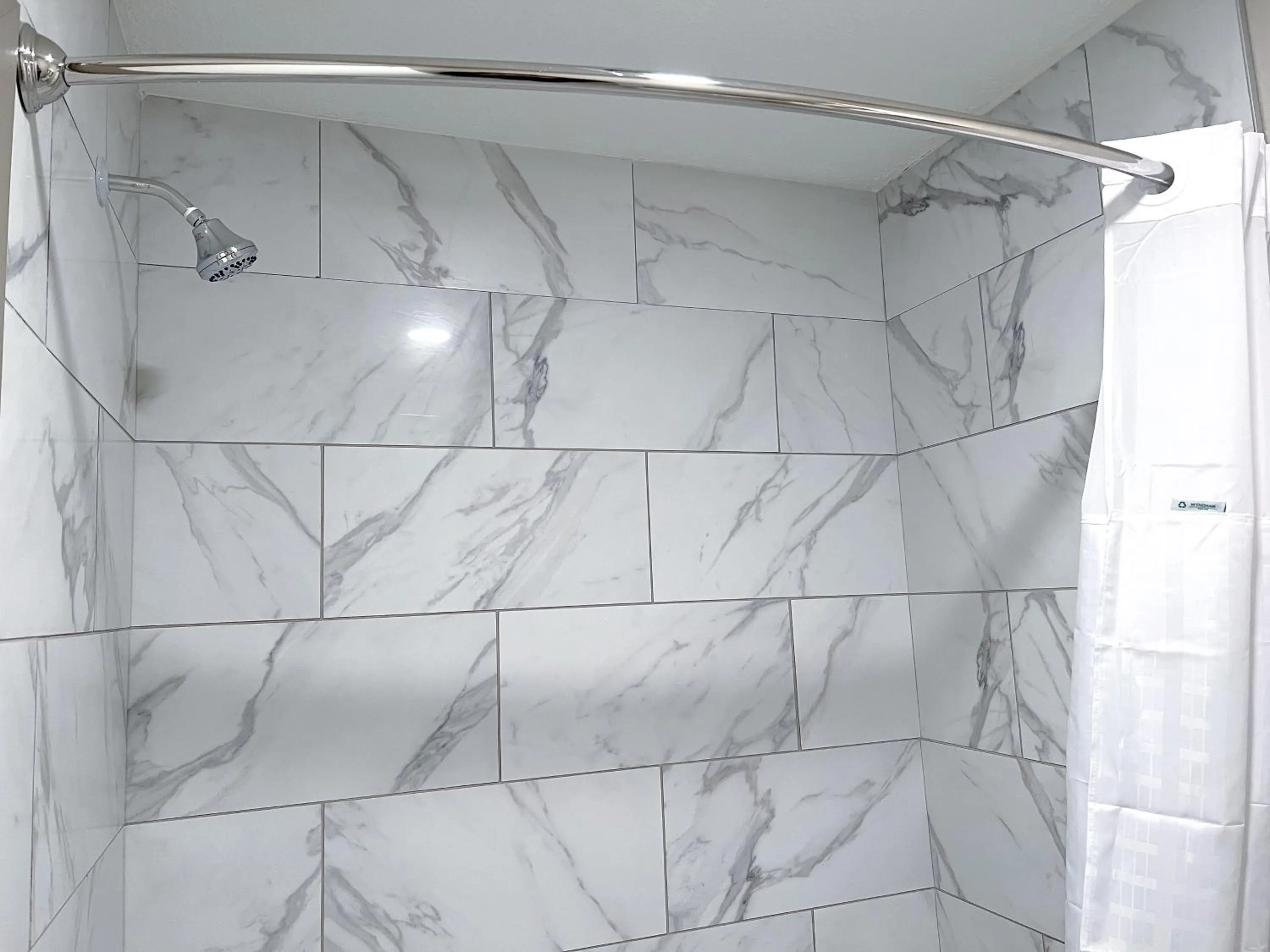 Shower in Days Inn & Suites by Wyndham Santa Rosa, NM