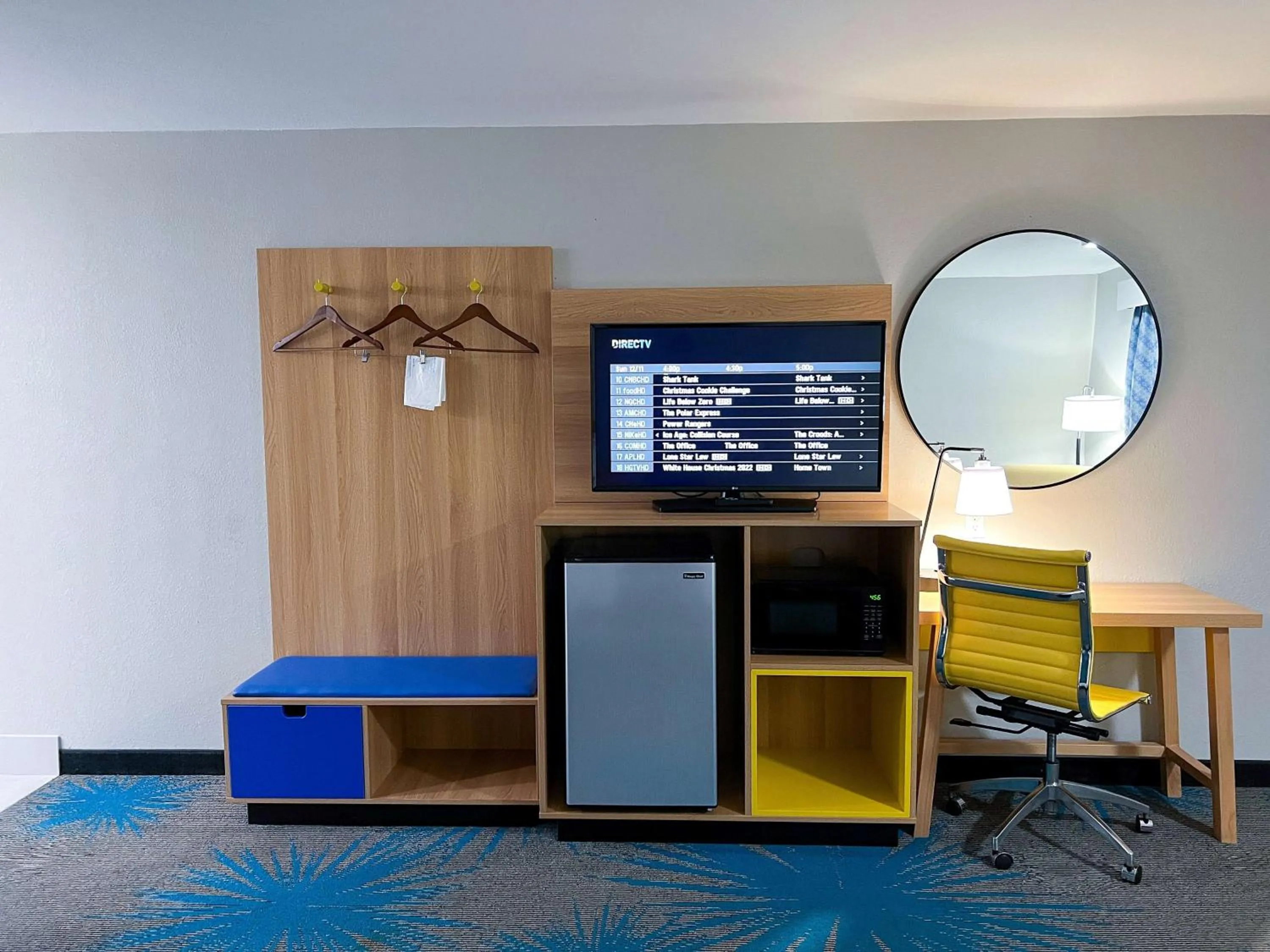 TV and multimedia in Days Inn & Suites by Wyndham Santa Rosa, NM