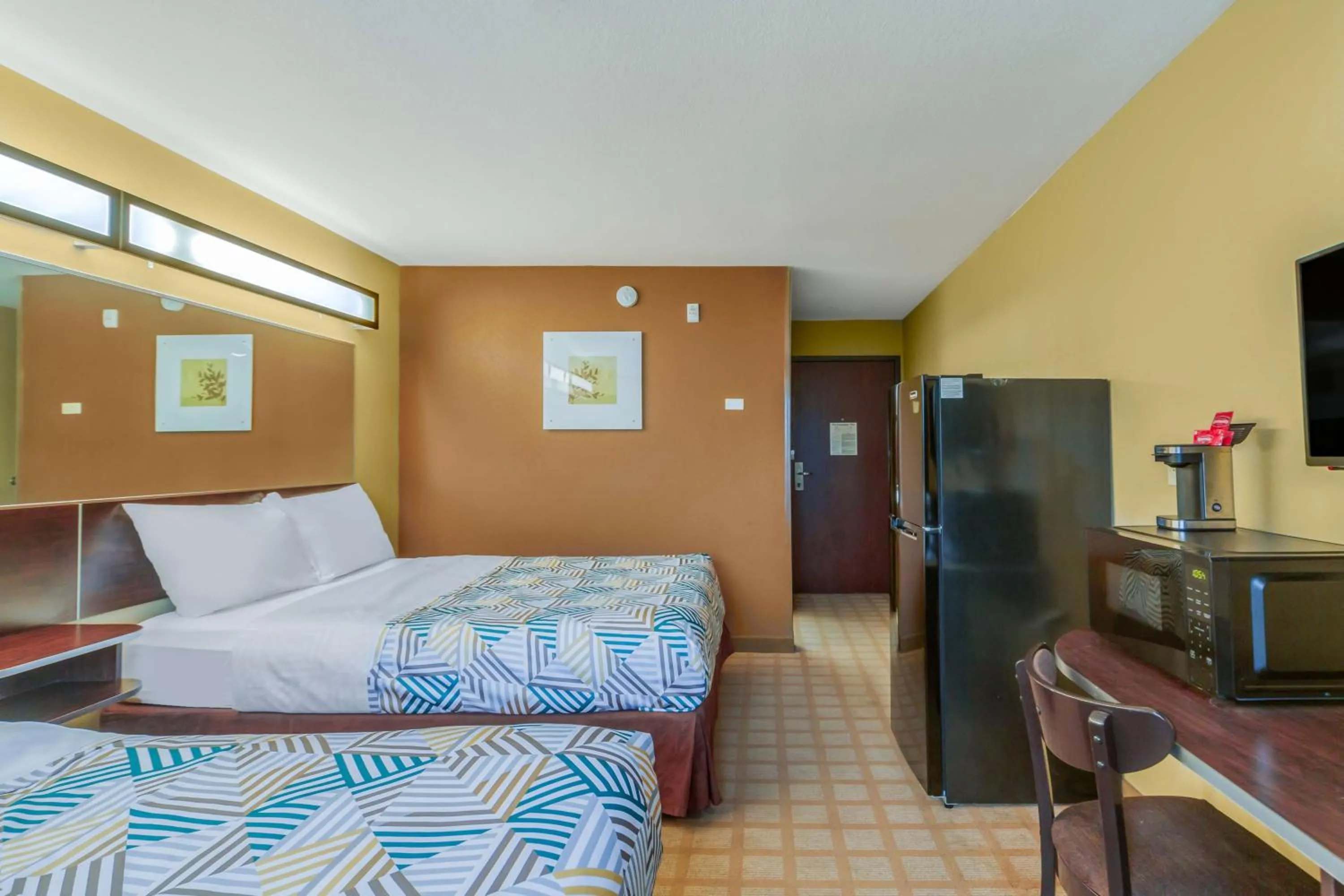 Bedroom, Bed in Motel 6 Breaux Bridge, LA