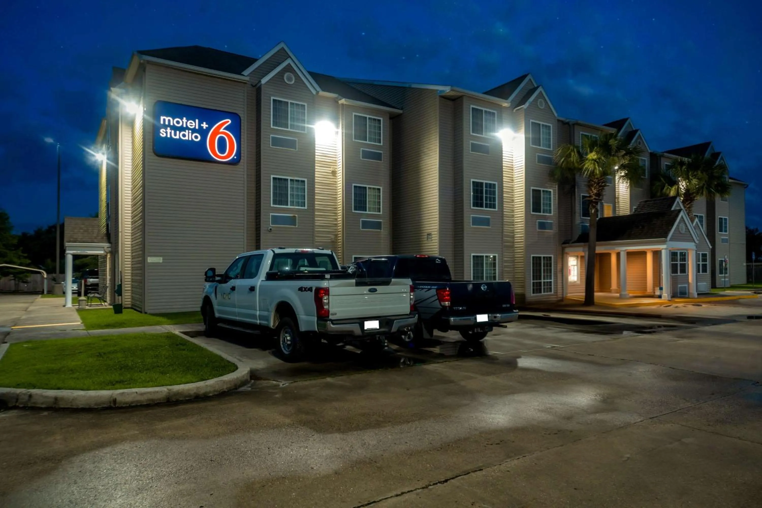 Property building in Motel 6 Breaux Bridge, LA