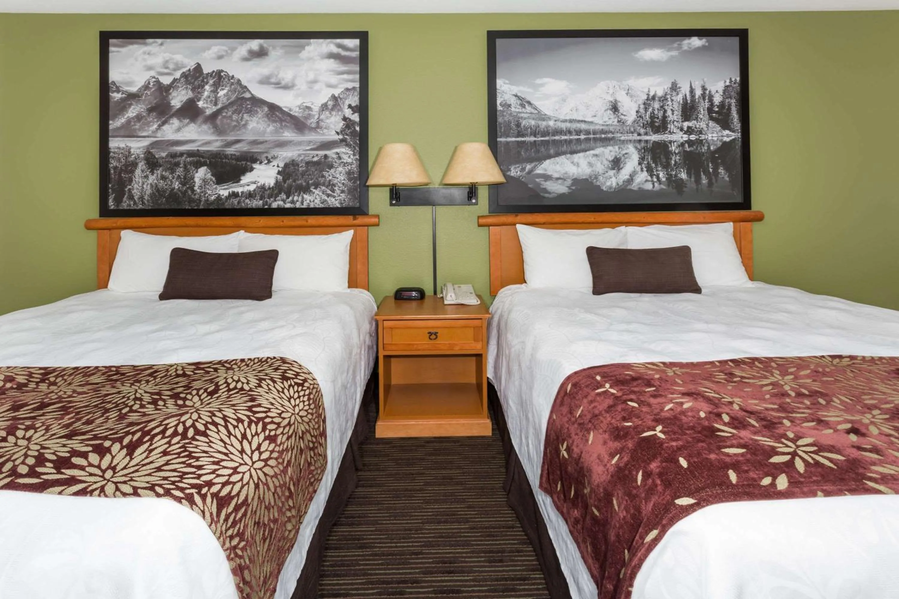 Photo of the whole room, Bed in Super 8 by Wyndham Wheatland Wyoming