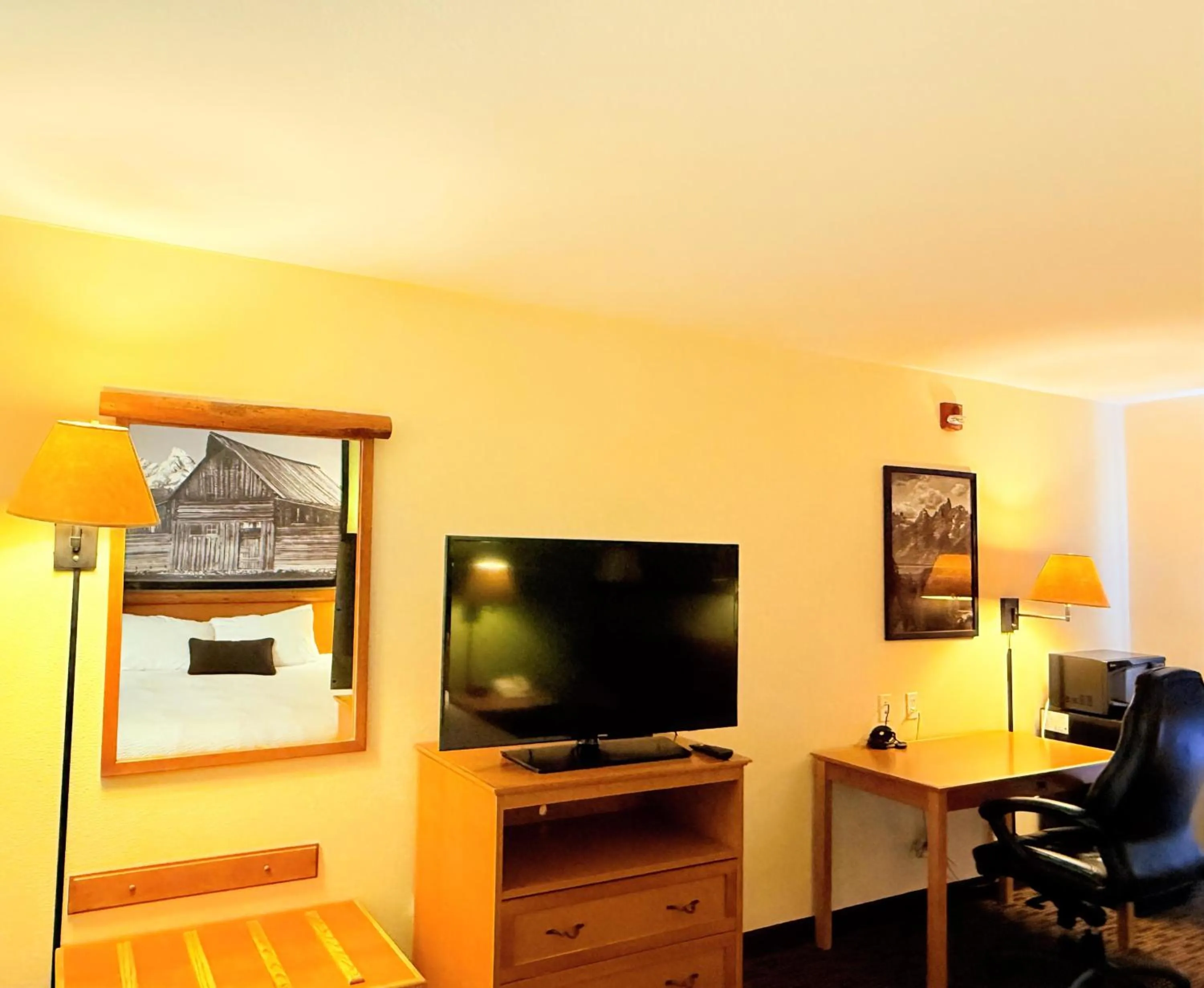 Bedroom in Super 8 by Wyndham Wheatland Wyoming