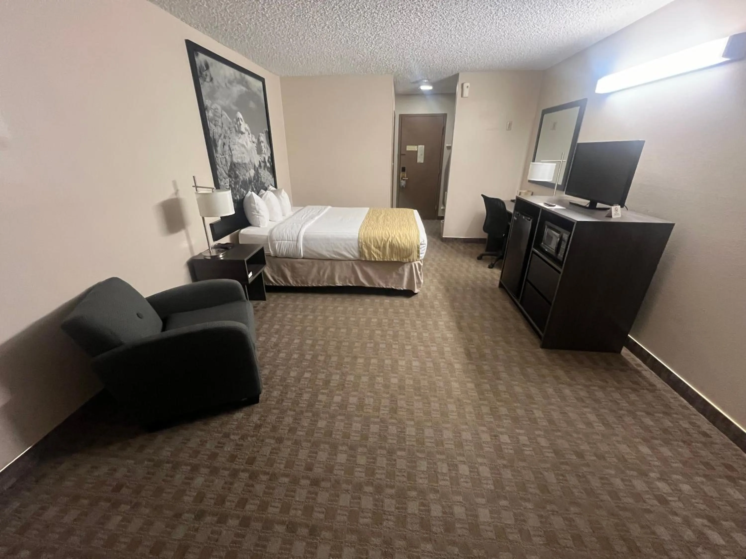 TV and multimedia, Bed in Super 8 by Wyndham Sturgis