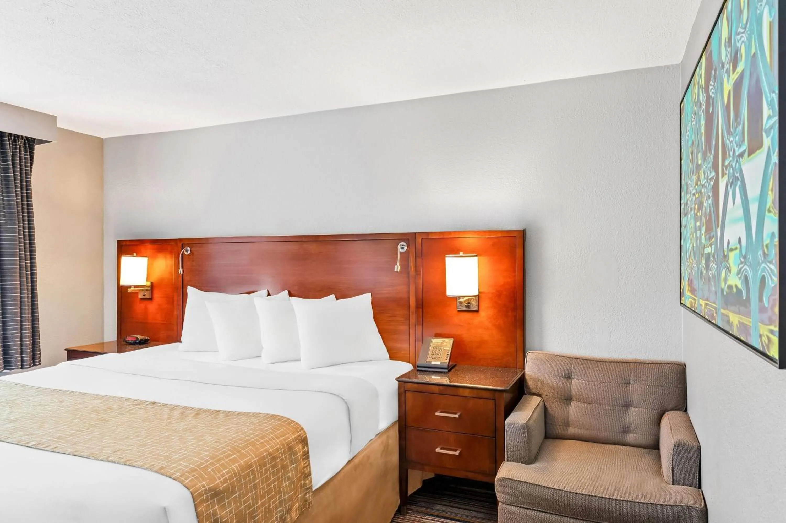 Bed in Travelodge by Wyndham Bloomington