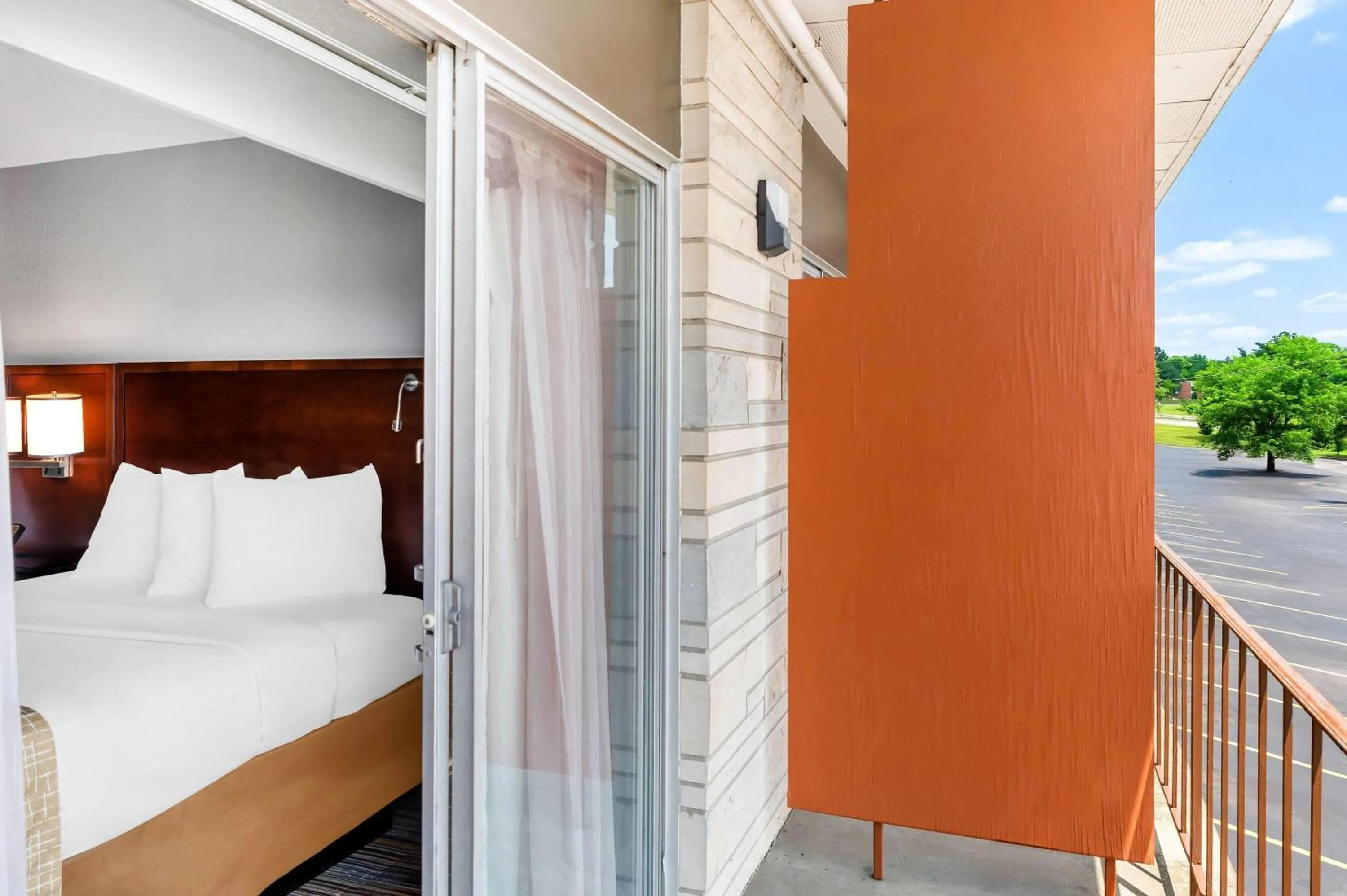 Bed in Travelodge by Wyndham Bloomington