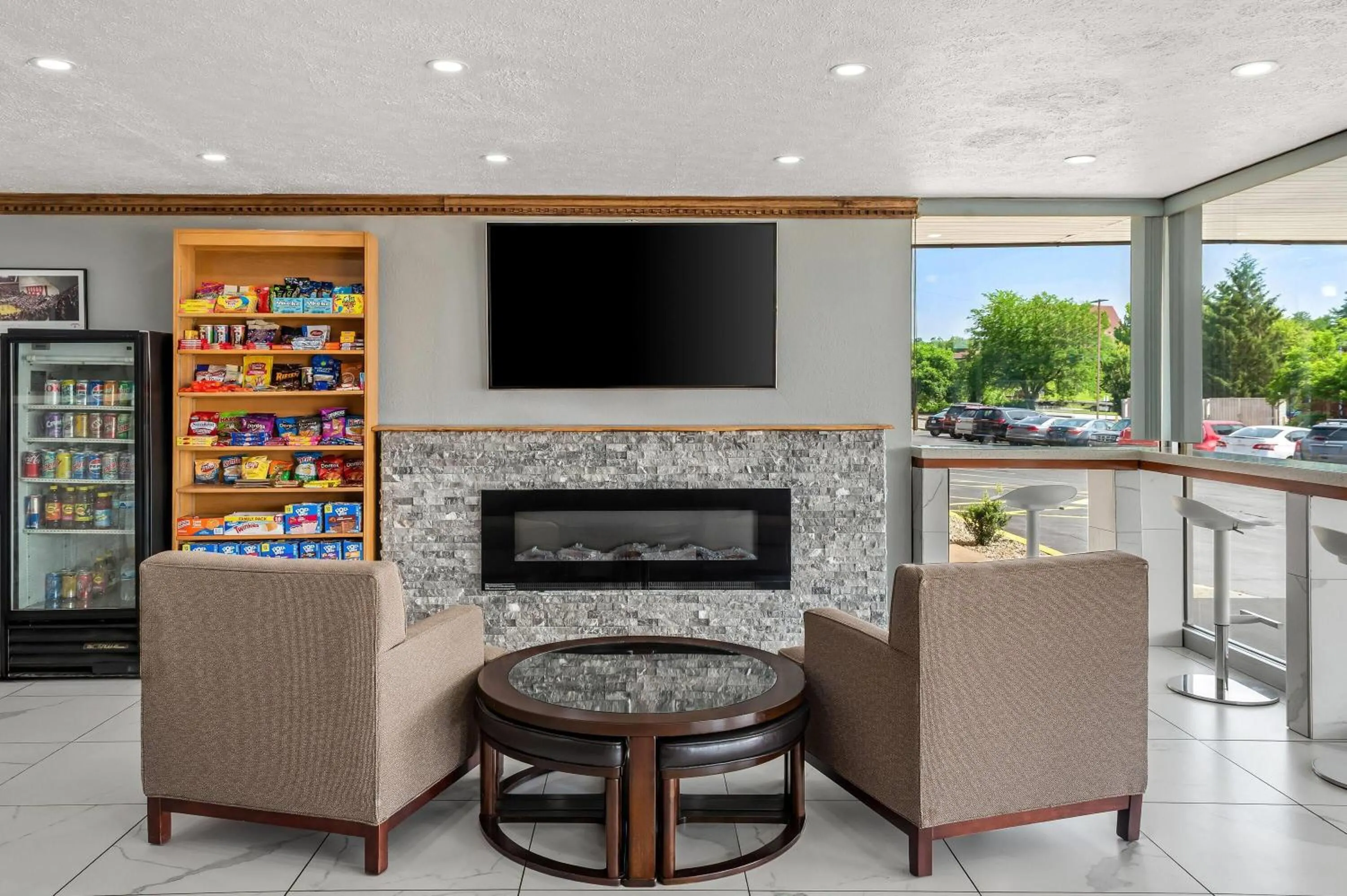Lobby or reception in Travelodge by Wyndham Bloomington