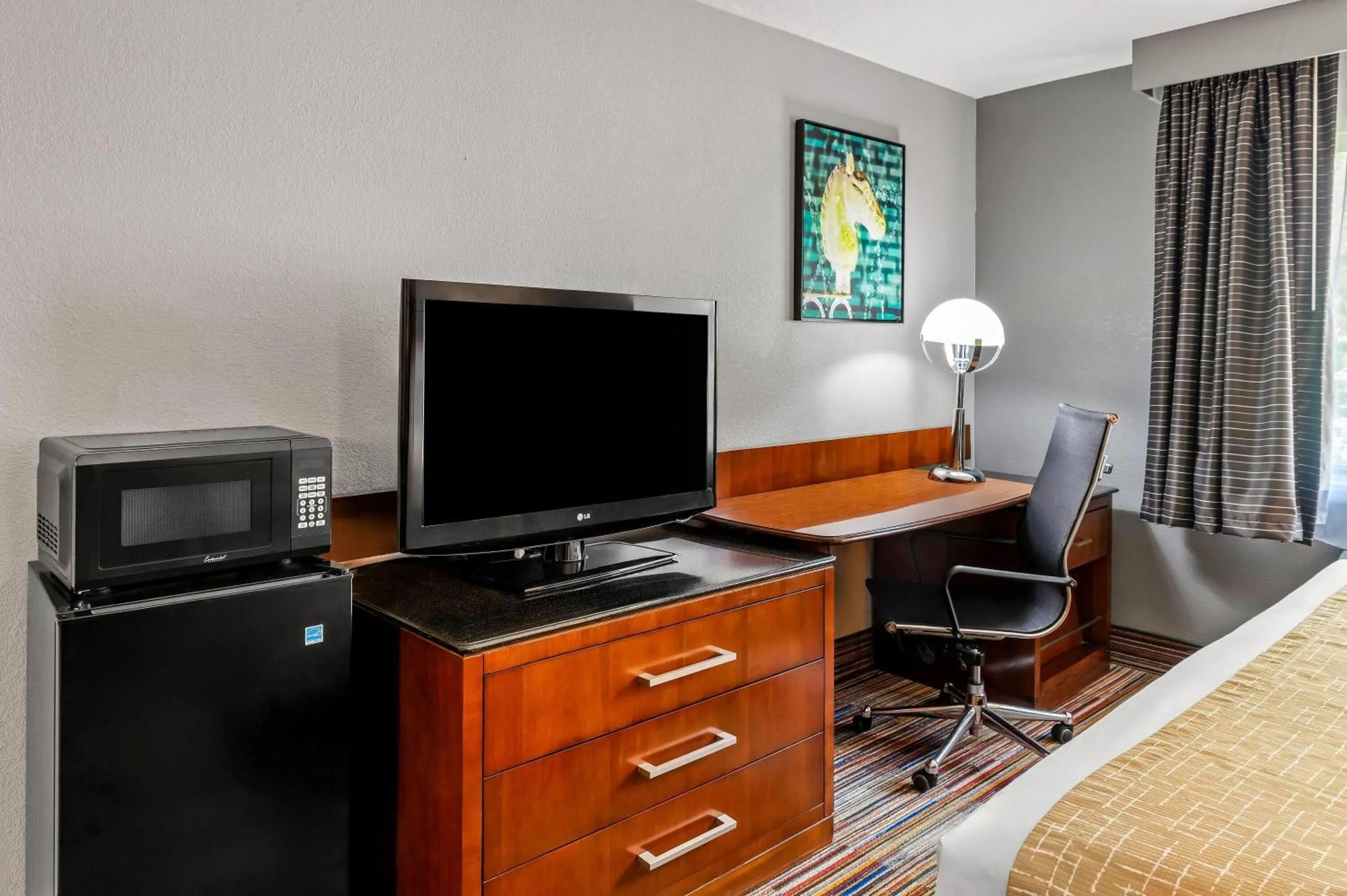 Bed in Travelodge by Wyndham Bloomington