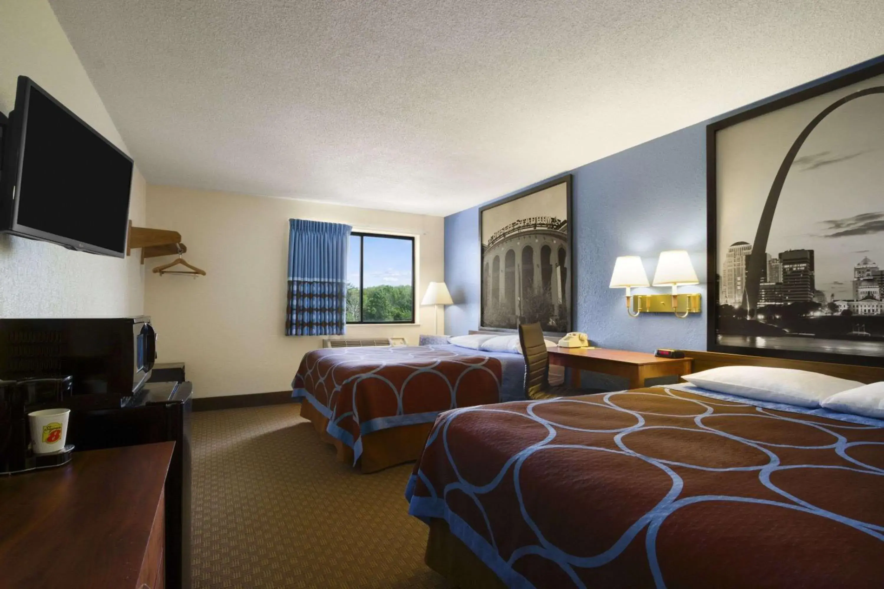 Double Room with Two Double Beds - Smoking in Super 8 by Wyndham Cuba Double Room with Two Double Beds - Smoking in Super 8 by Wyndham Cuba