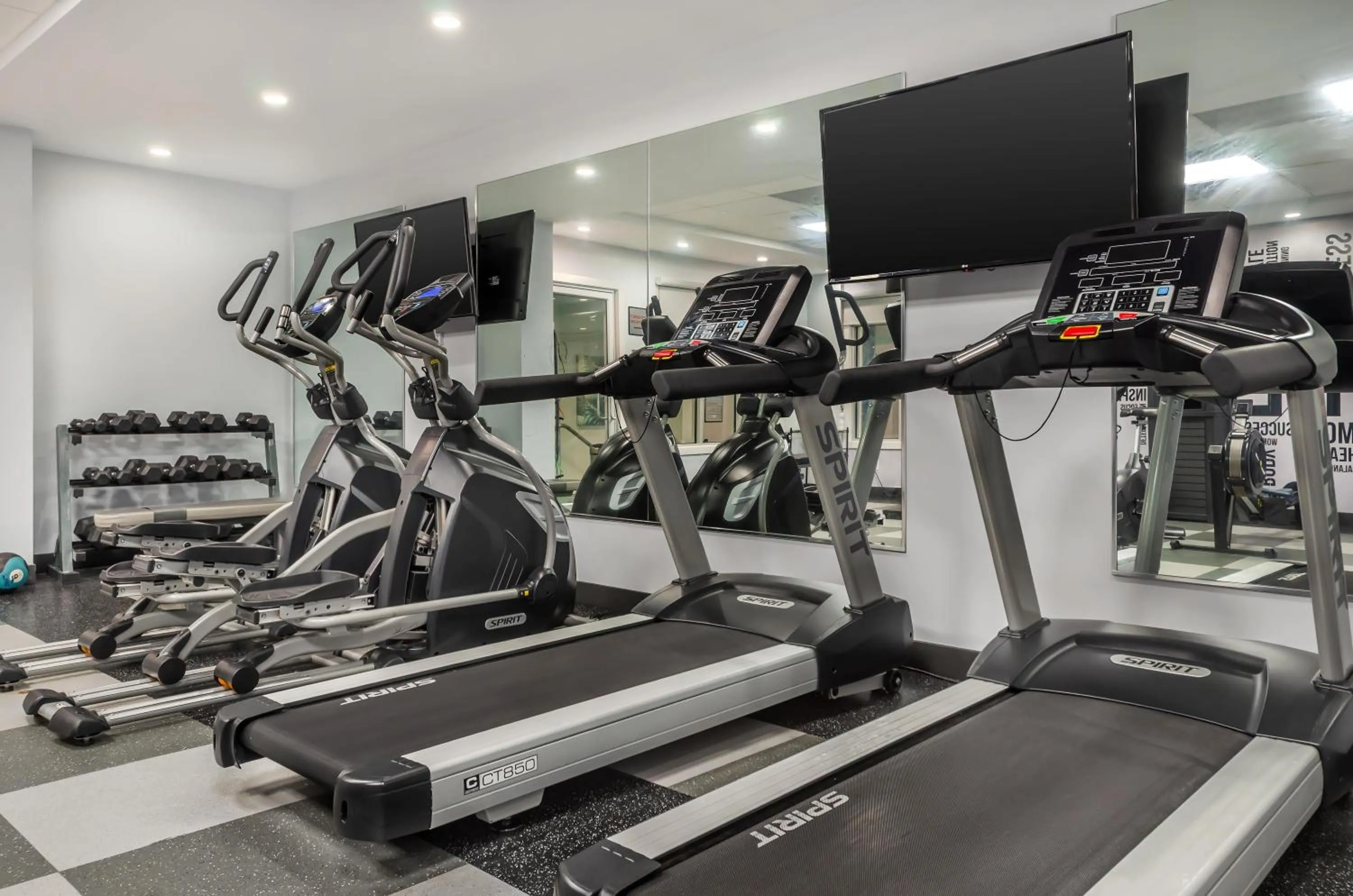Fitness centre/facilities in Executive Residency by Best Western Calgary City View North