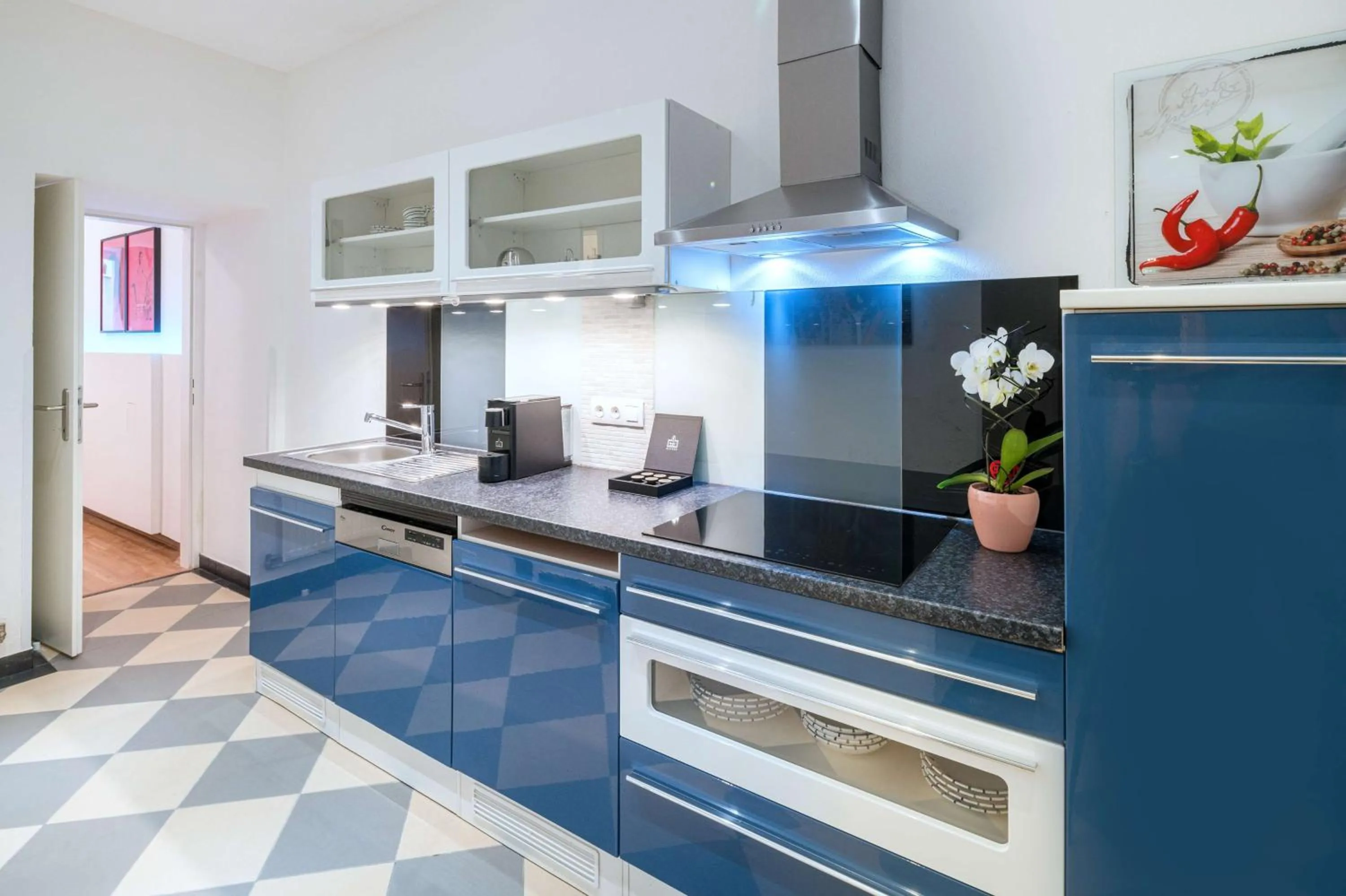 Kitchen or kitchenette in Best Western Plus Celebrity Suites