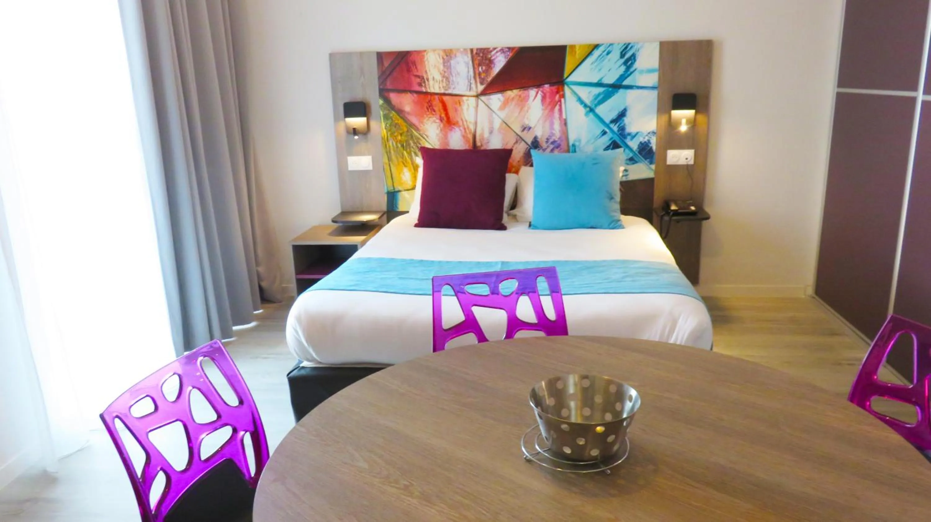 Bed in Appart-Hôtel Mer & Golf City Bordeaux Lac