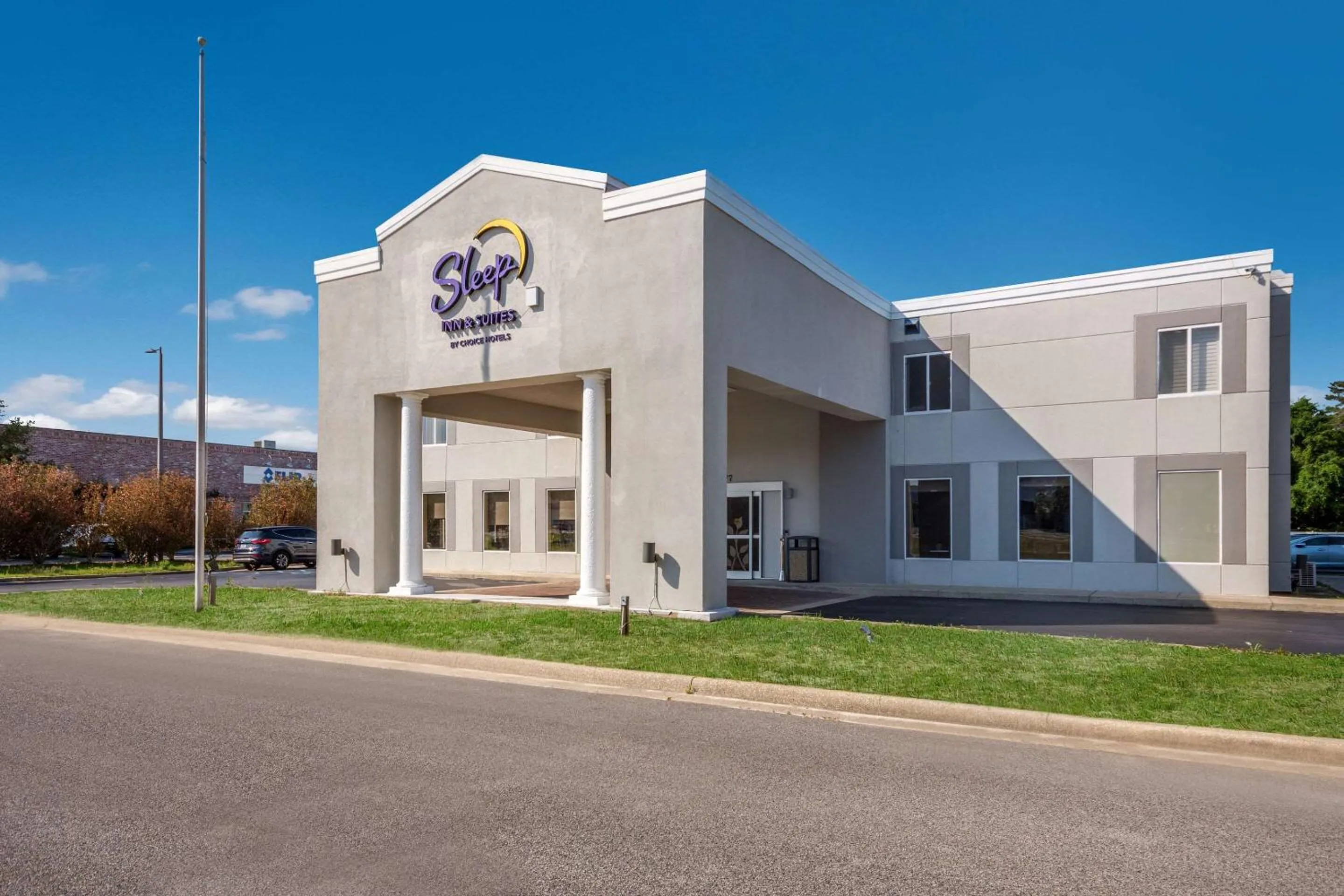 Property building in Sleep Inn & Suites Niceville - Destin