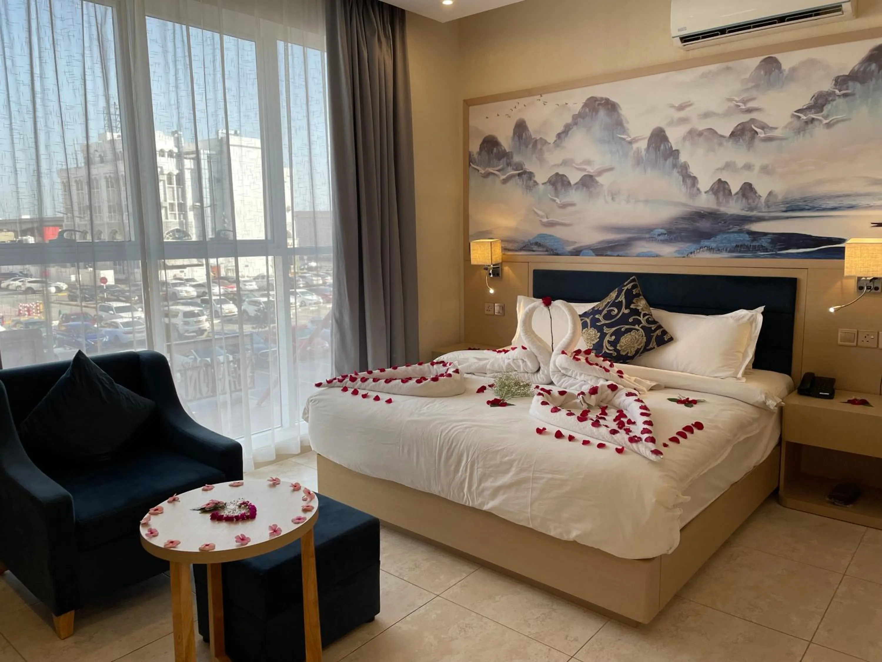 Bed in Season Inn Hotel