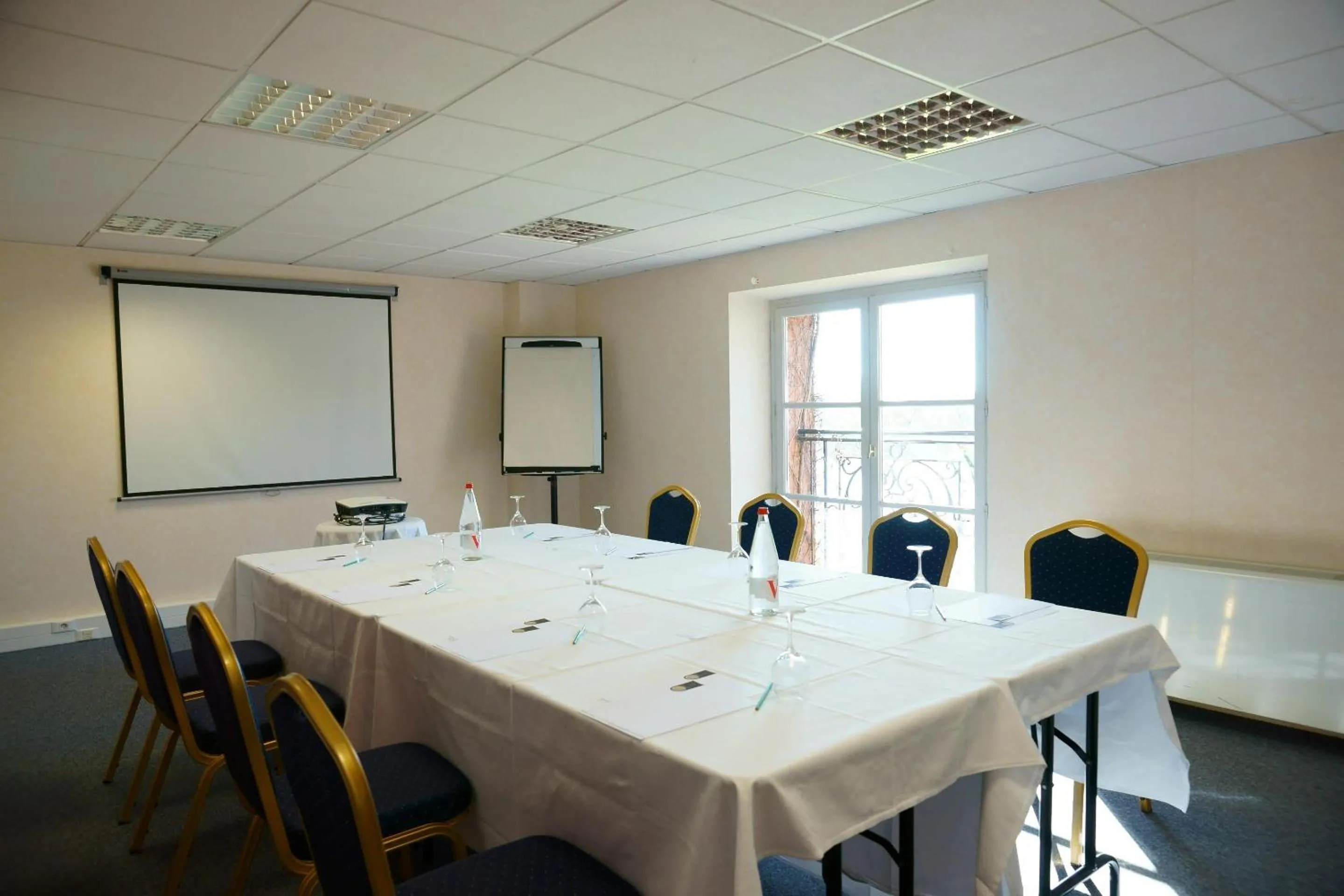 Meeting/conference room in Le Moulin de Moissac, Sure Hotel Collection by Best Western
