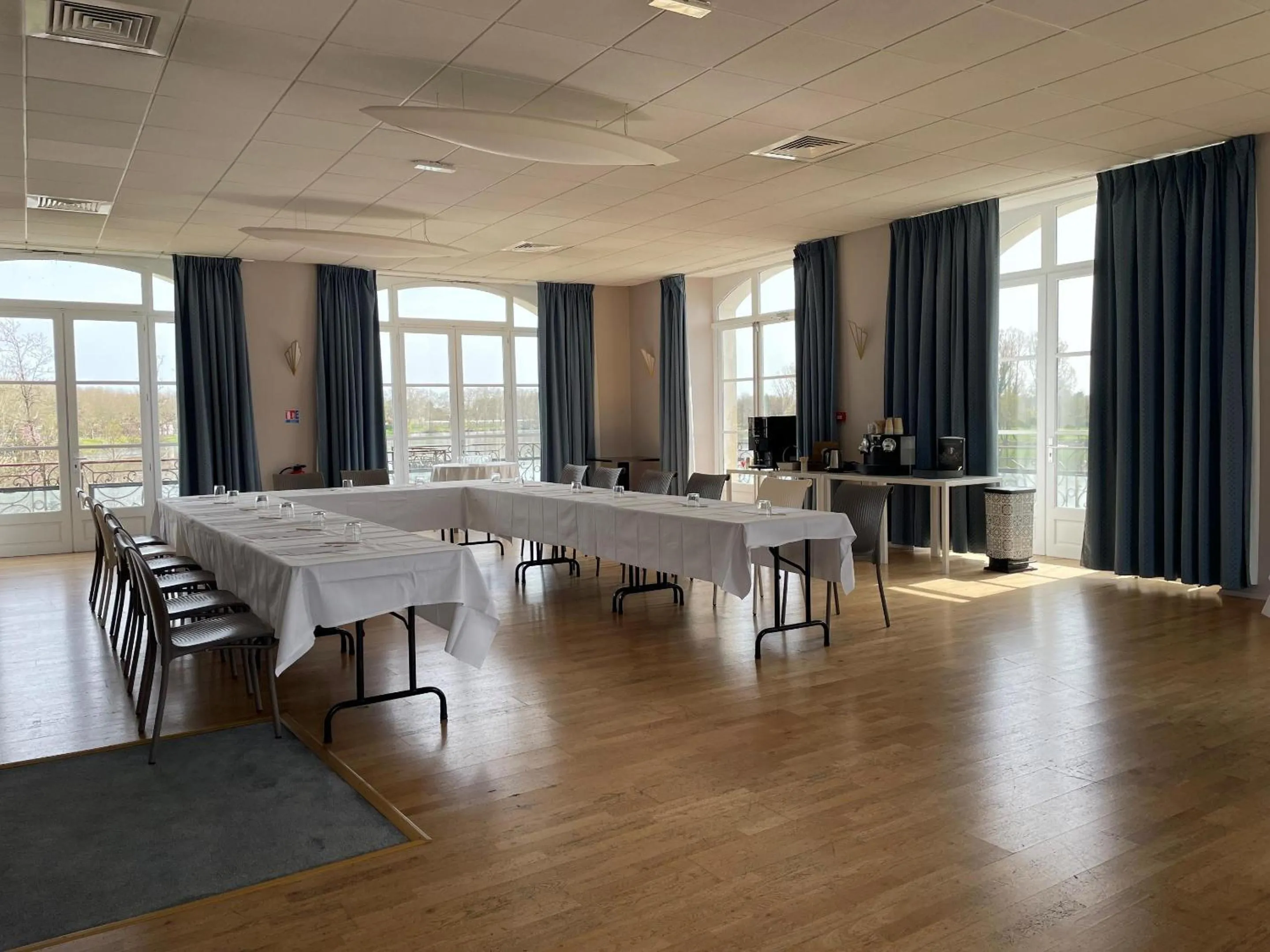 Meeting/conference room in Le Moulin de Moissac, Sure Hotel Collection by Best Western