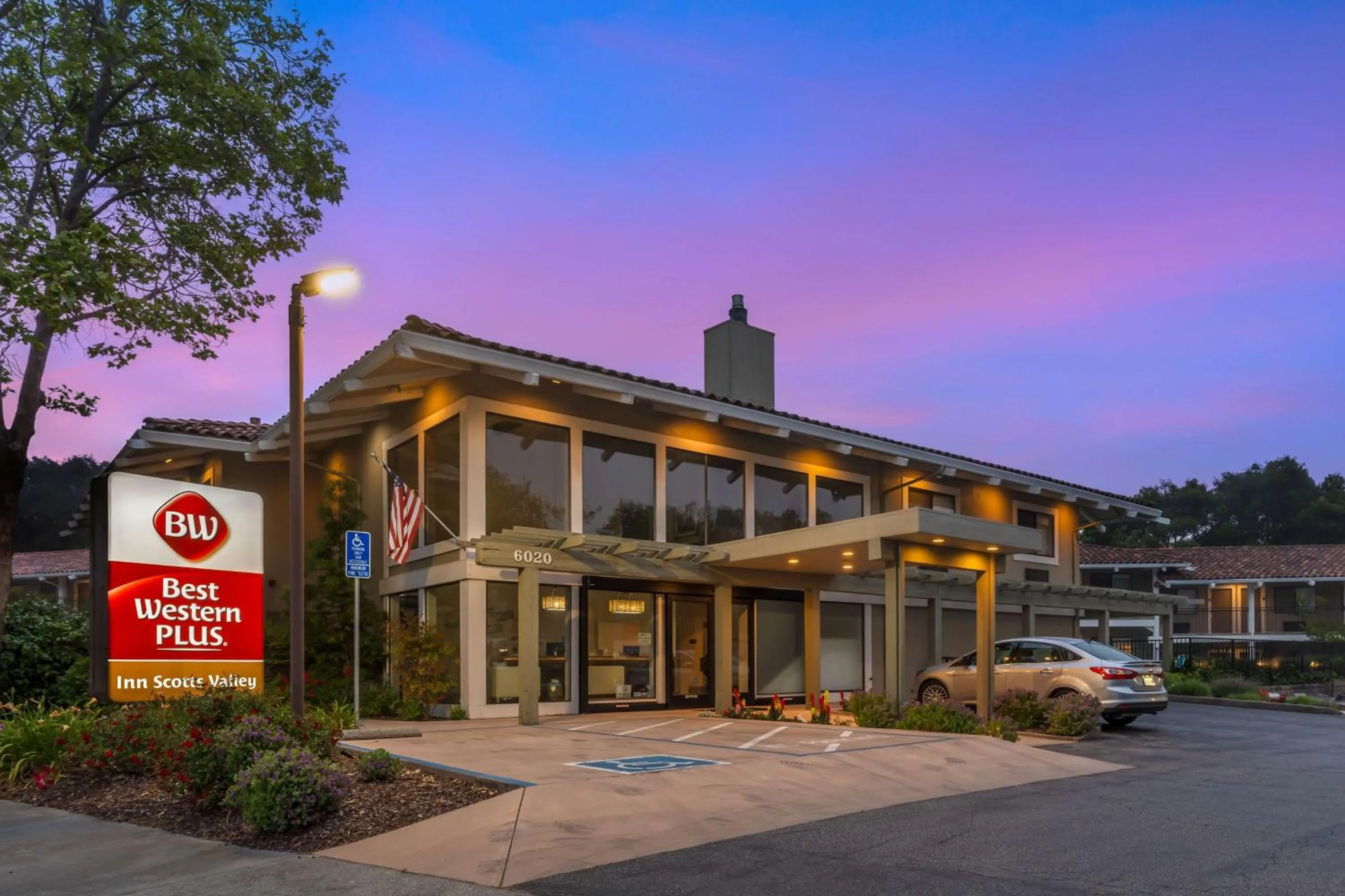 Property building in Best Western Plus Inn Scotts Valley