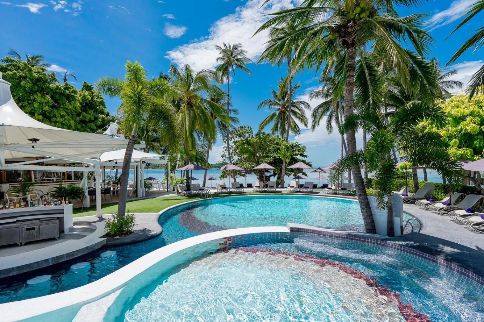 Swimming pool in La Vida Samui