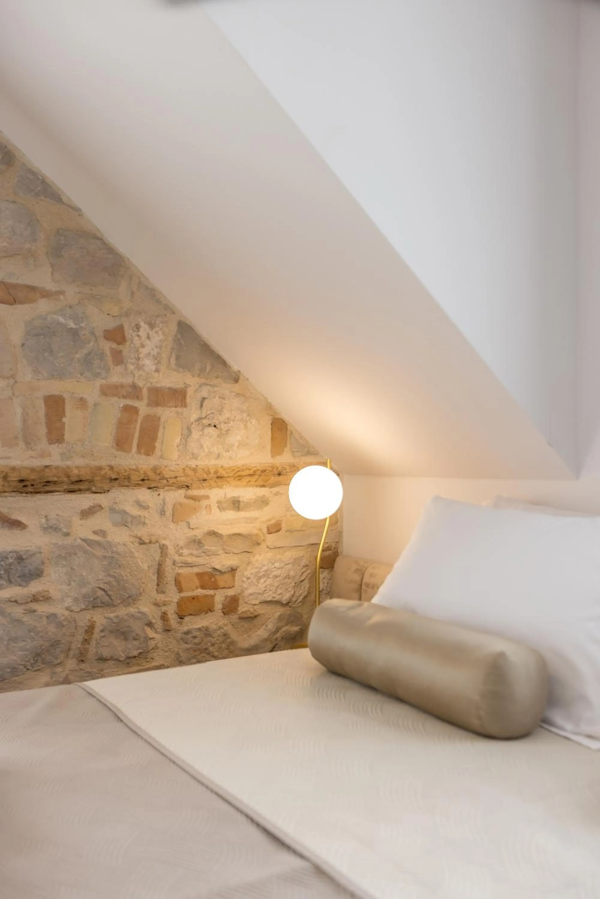 Bed in Sperone Hotel