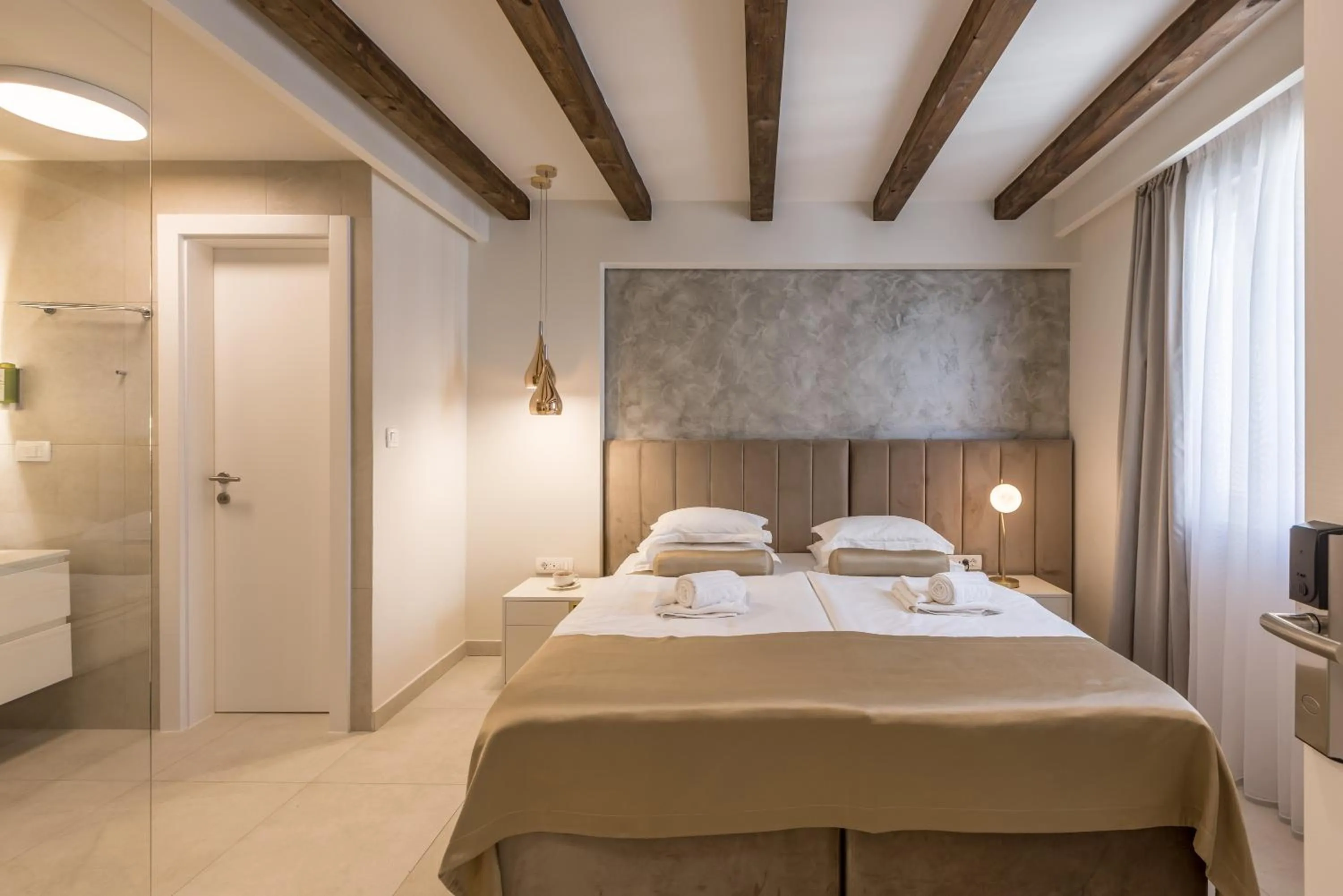 Bed in Sperone Hotel