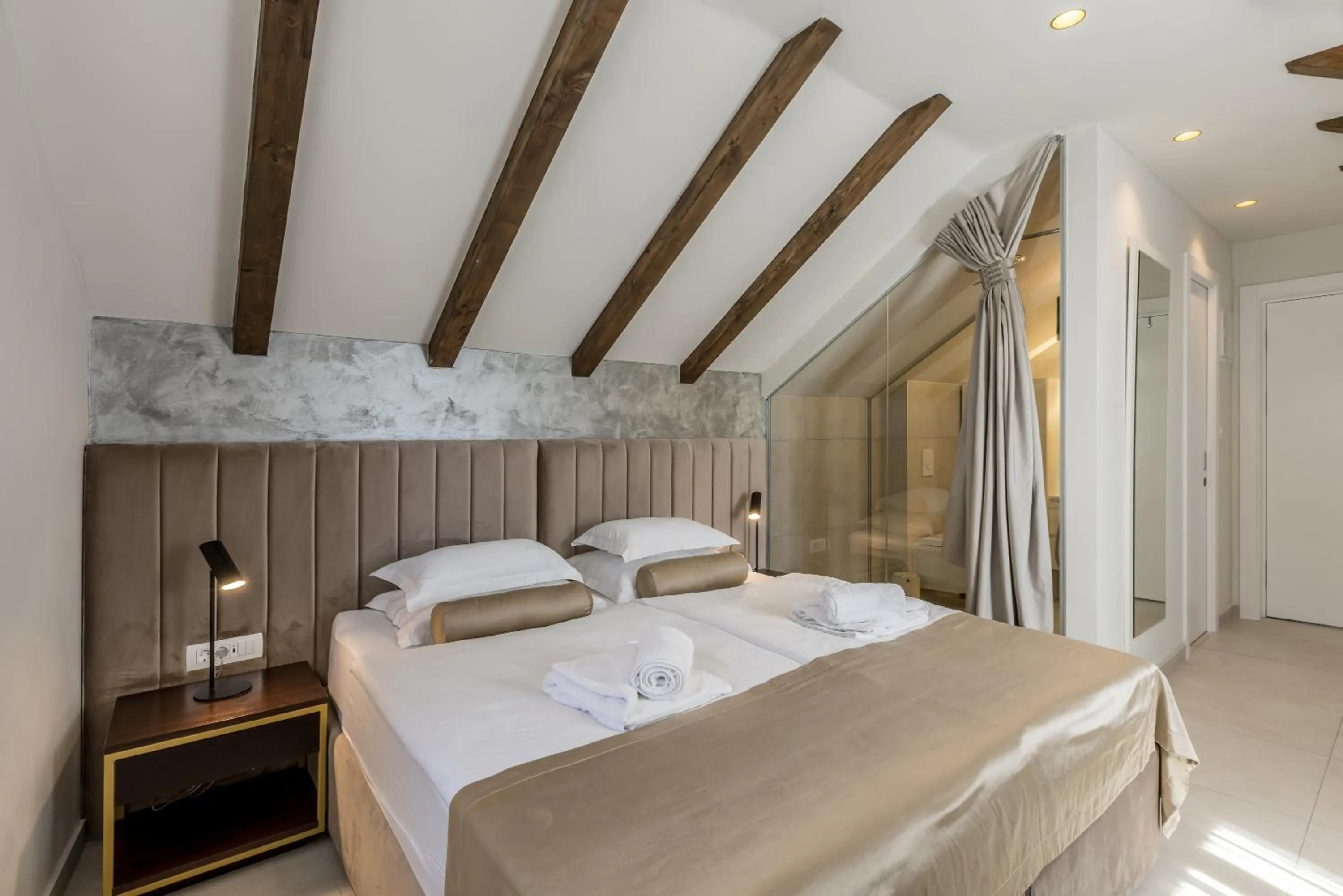 Bed in Sperone Hotel