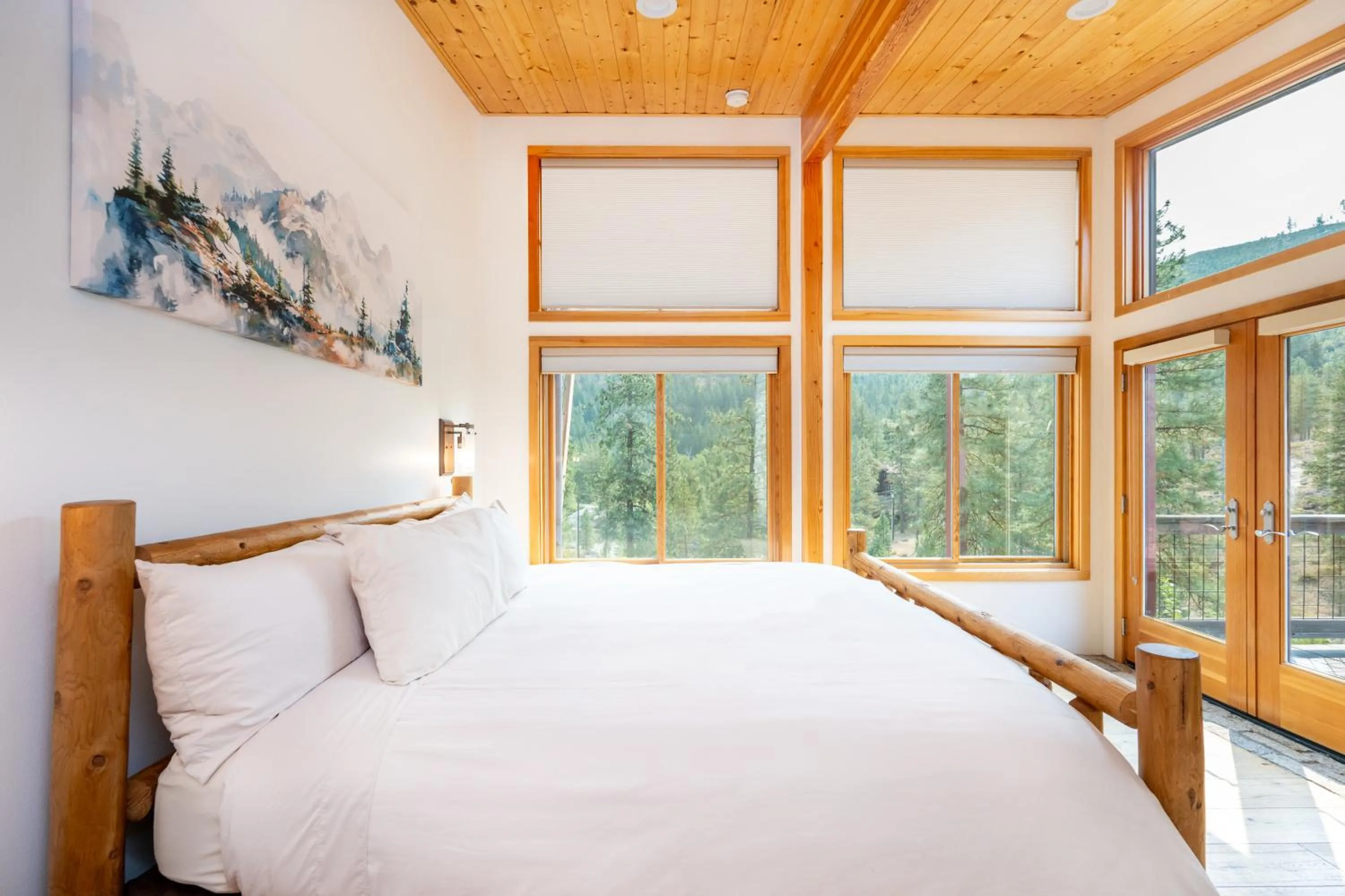 Bed in Sleeping Lady Mountain Resort