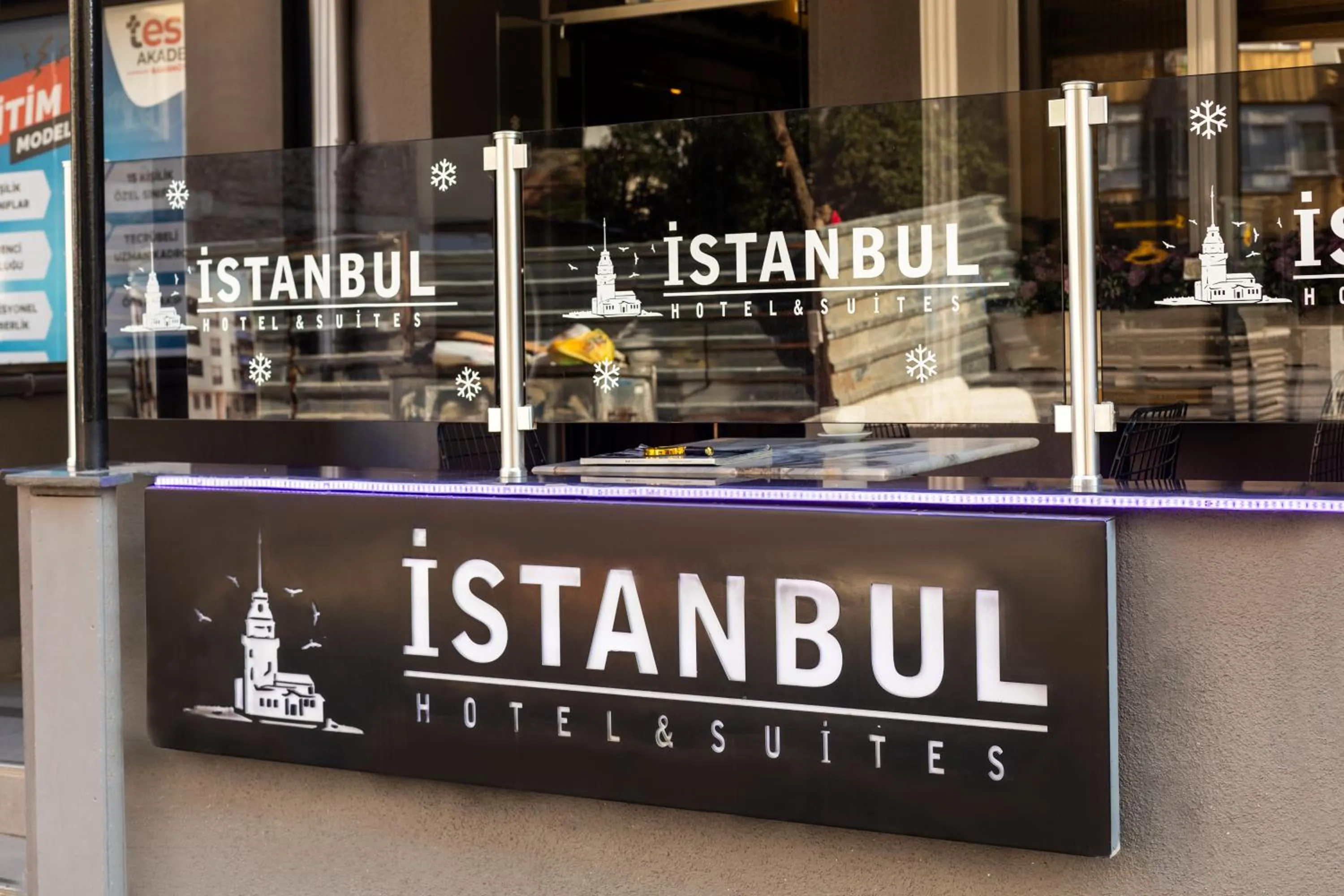 Property logo or sign in İstanbul Hotel & Suites