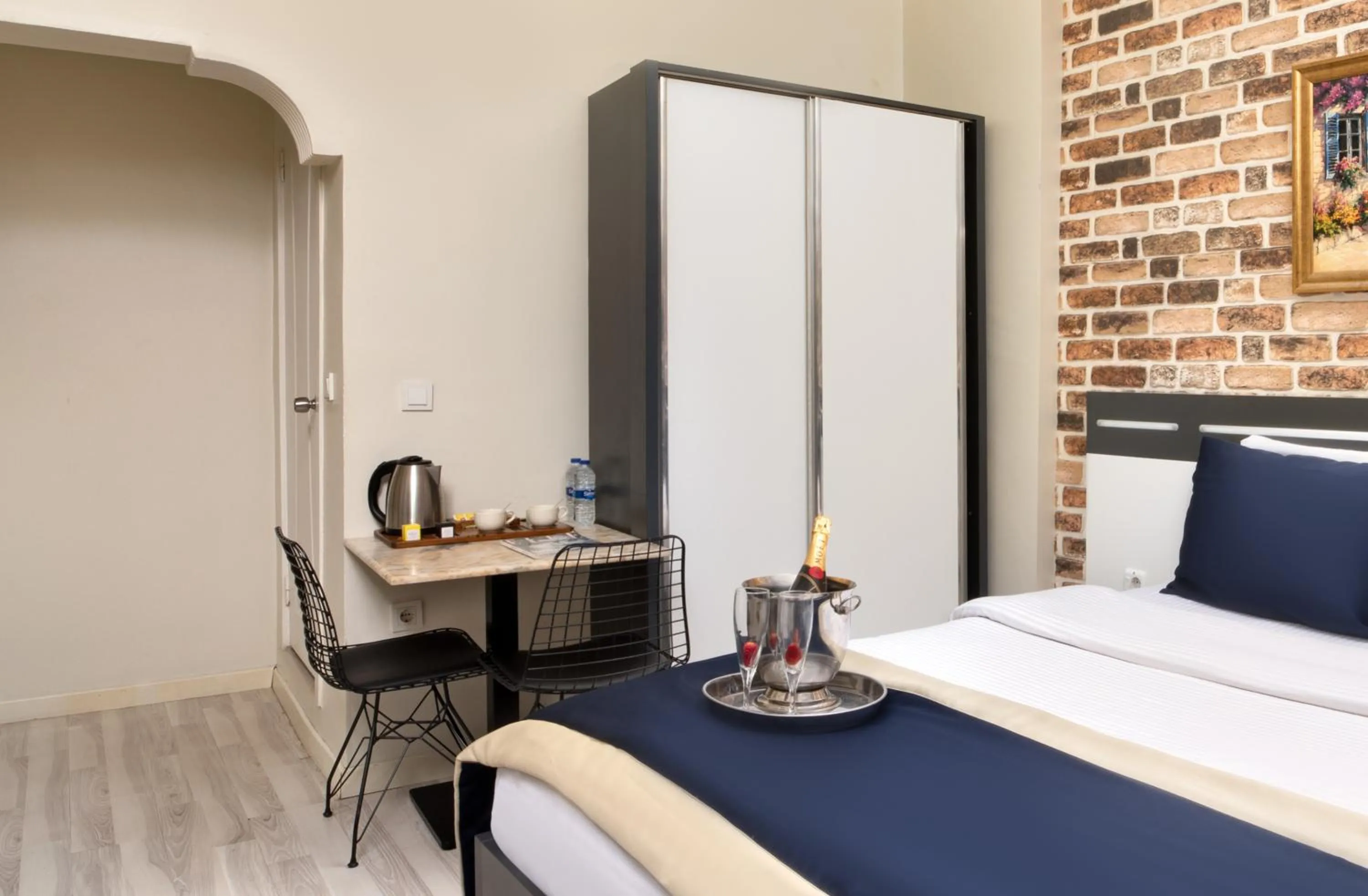 Bedroom, Bed in İstanbul Hotel & Suites