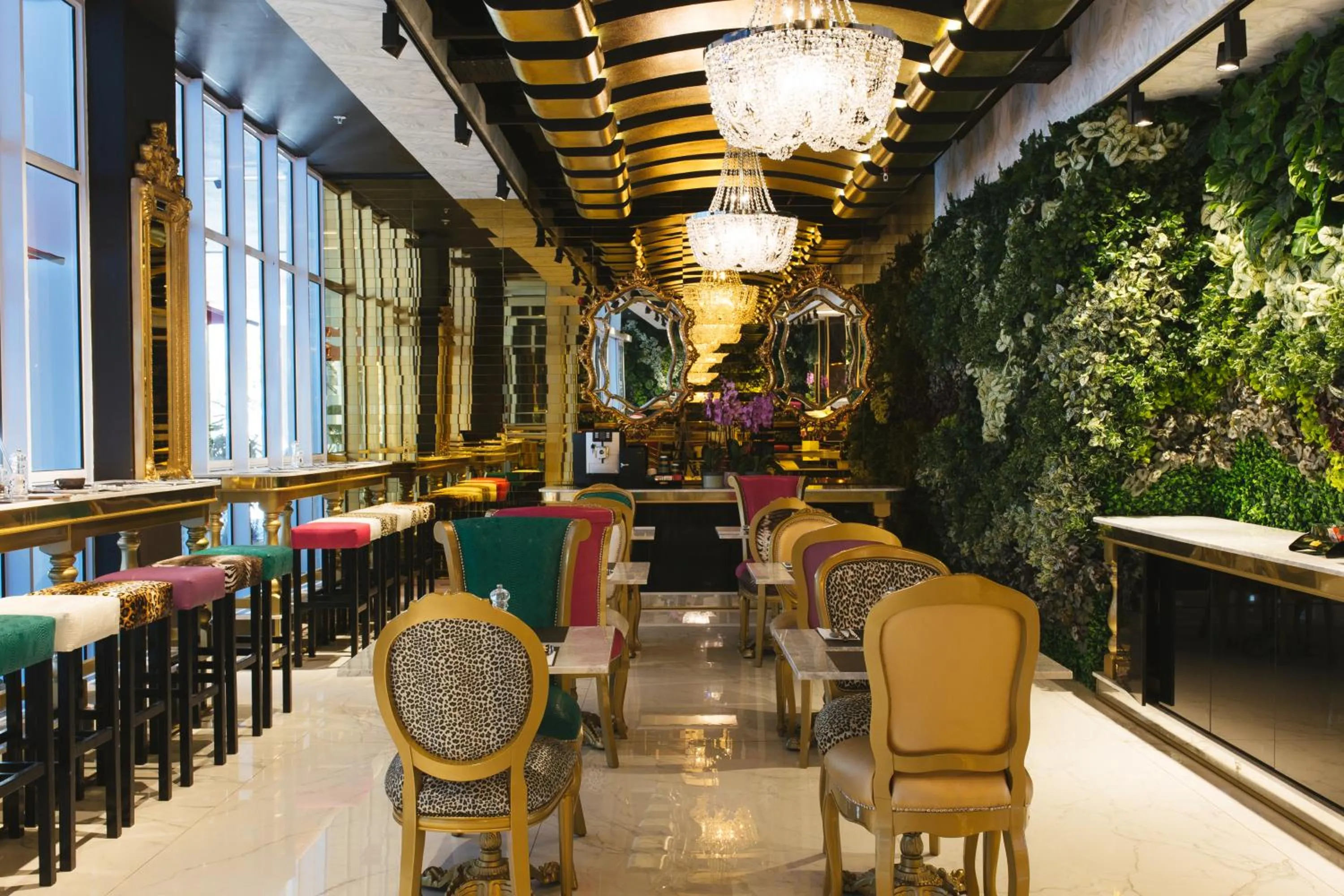 Restaurant/places to eat in ONOMO Hotel Foreshore