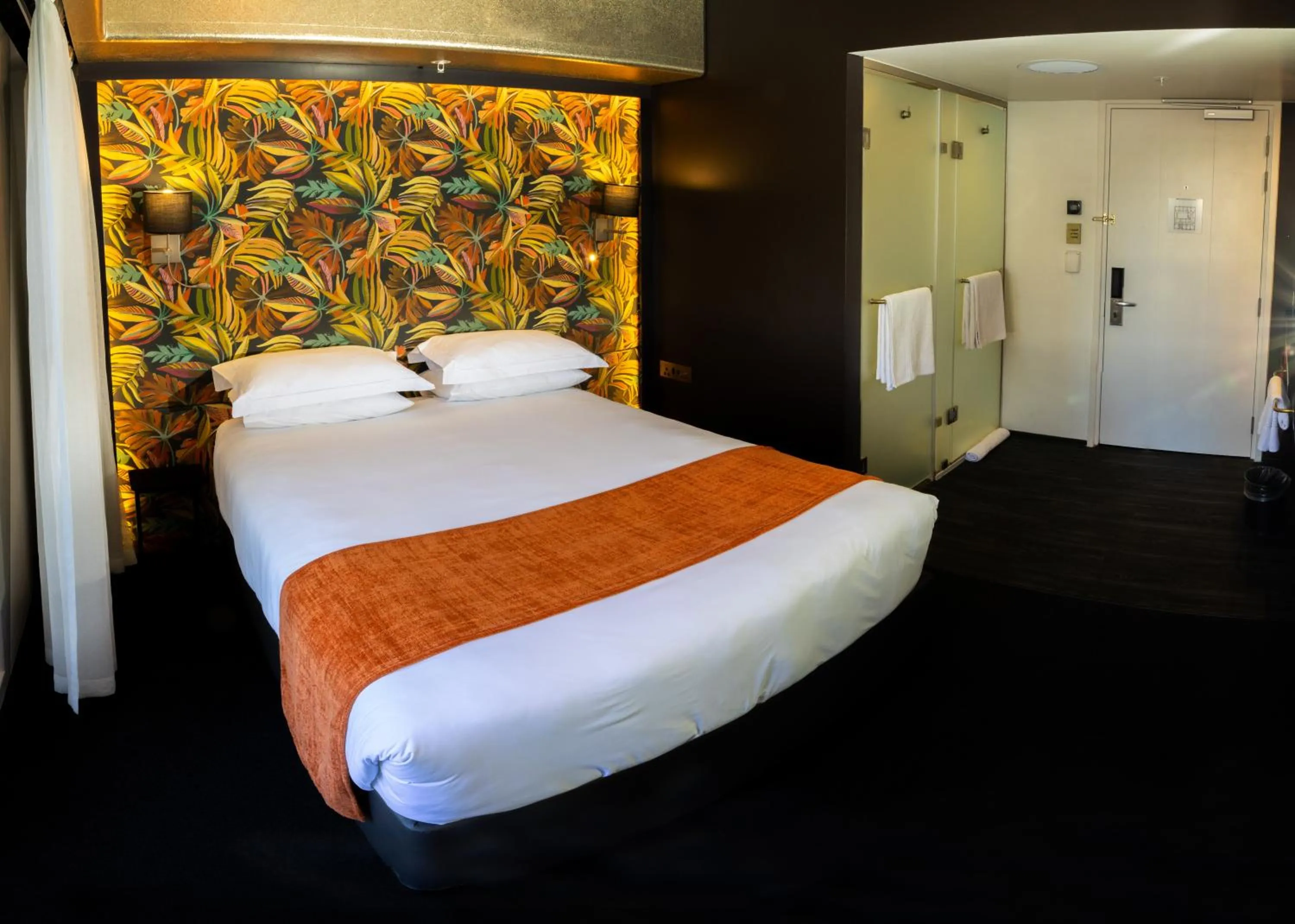 Bed in ONOMO Hotel Foreshore