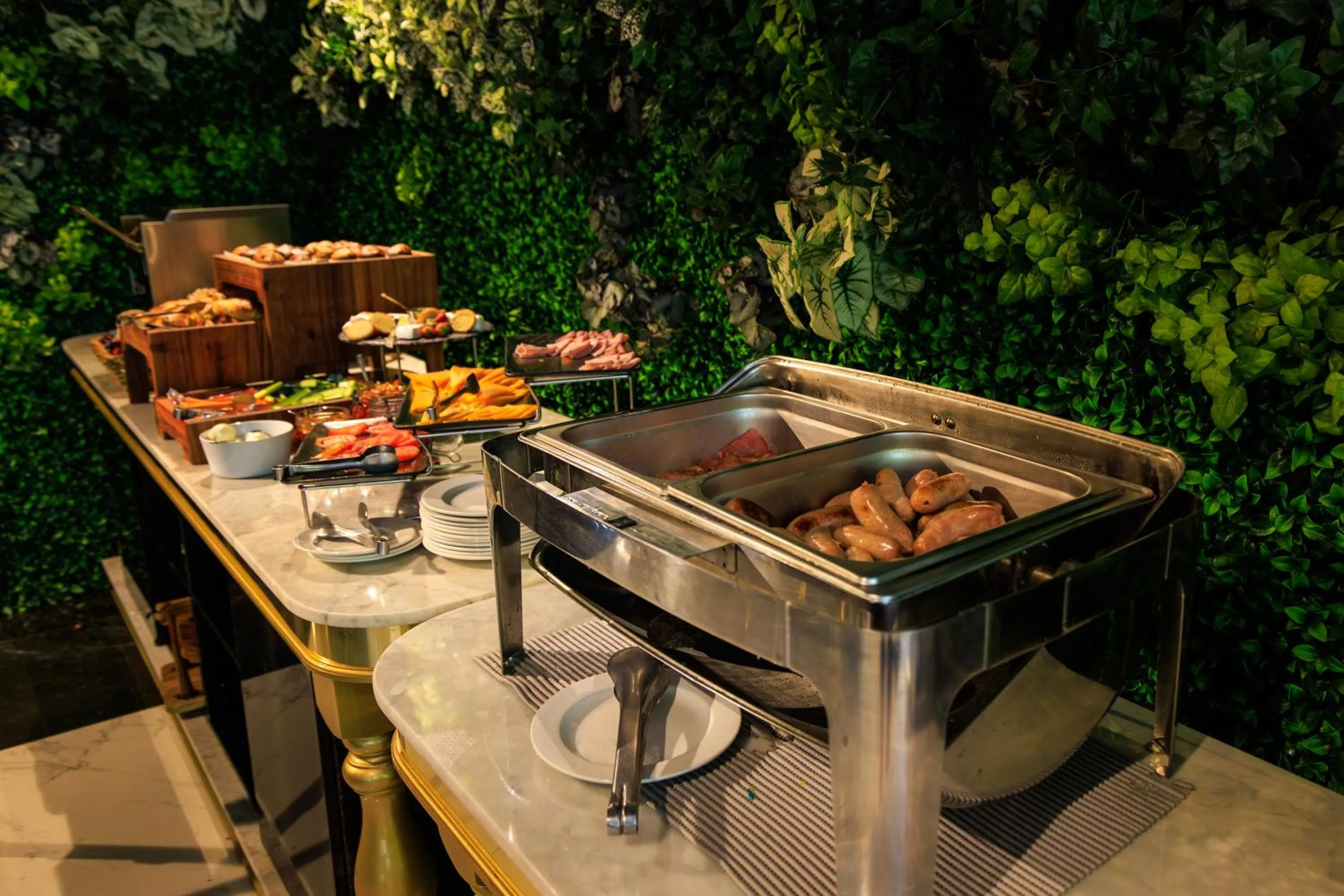 Restaurant/places to eat in ONOMO Hotel Foreshore