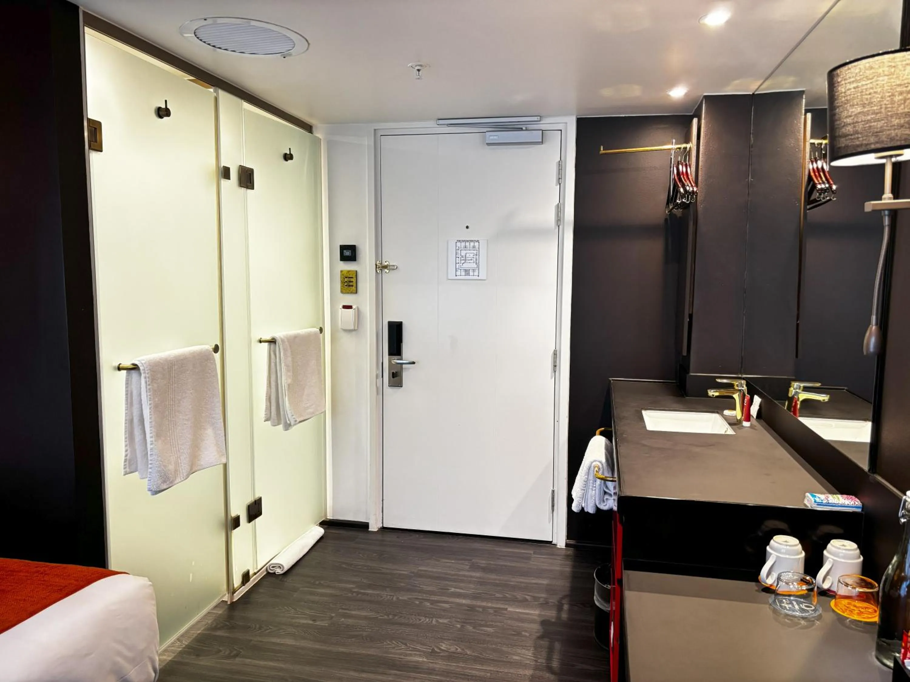 Shower in ONOMO Hotel Foreshore