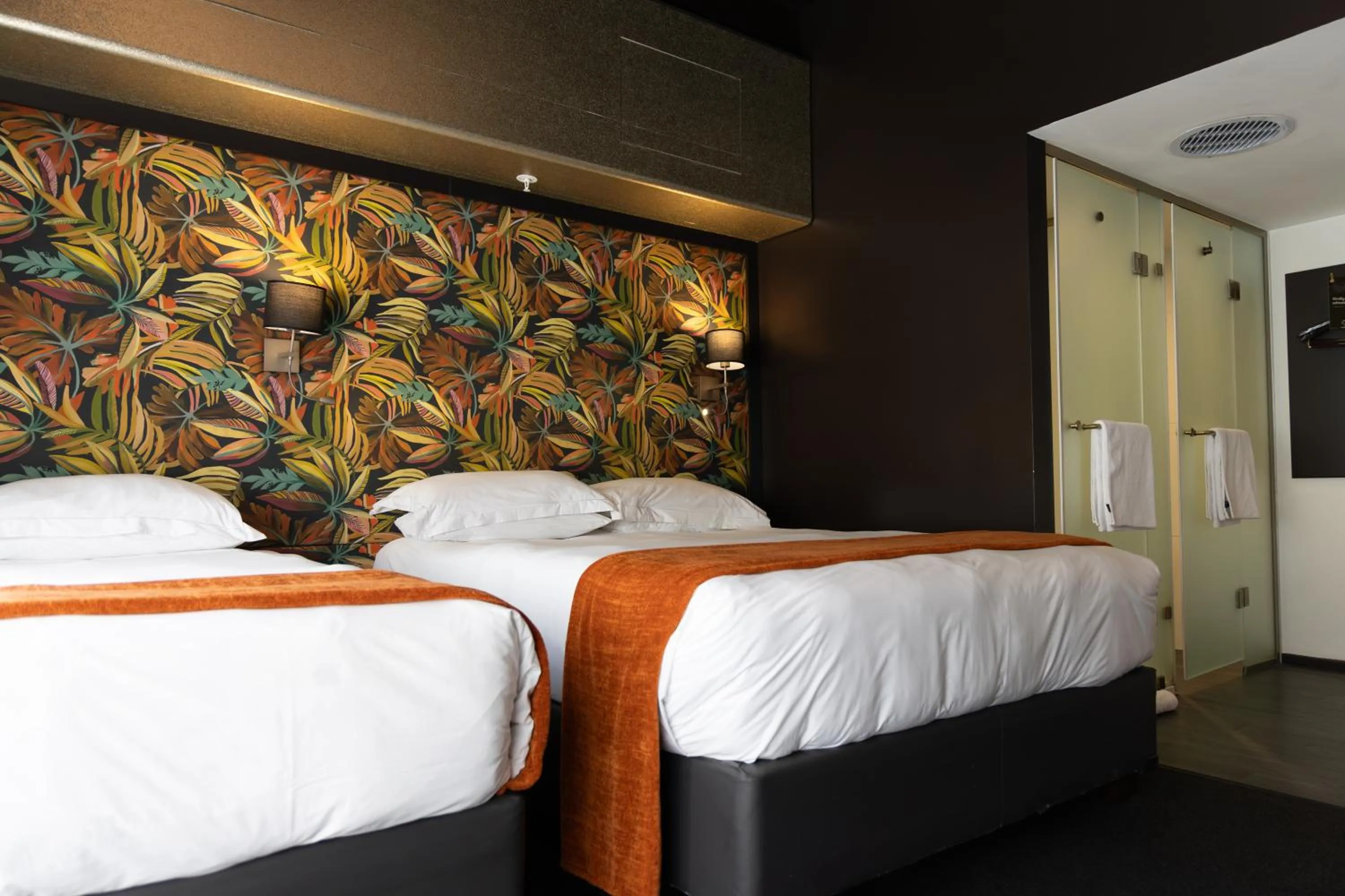 Bed in ONOMO Hotel Foreshore