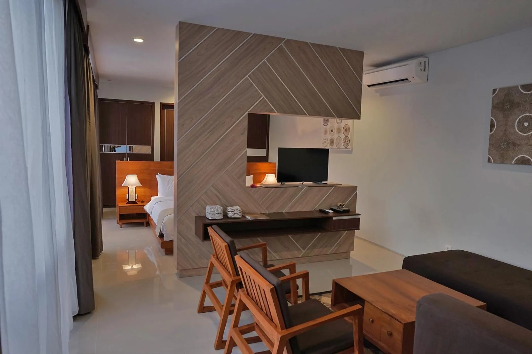 TV and multimedia in Gili Kama Hotel & Villa