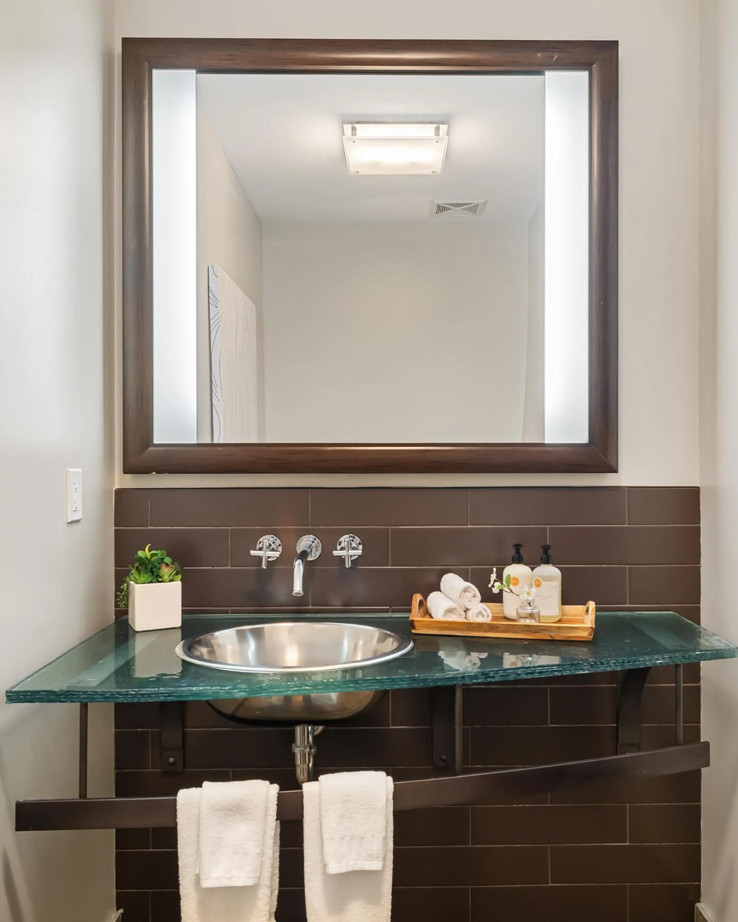 Bathroom in Oxford Hotel Bend