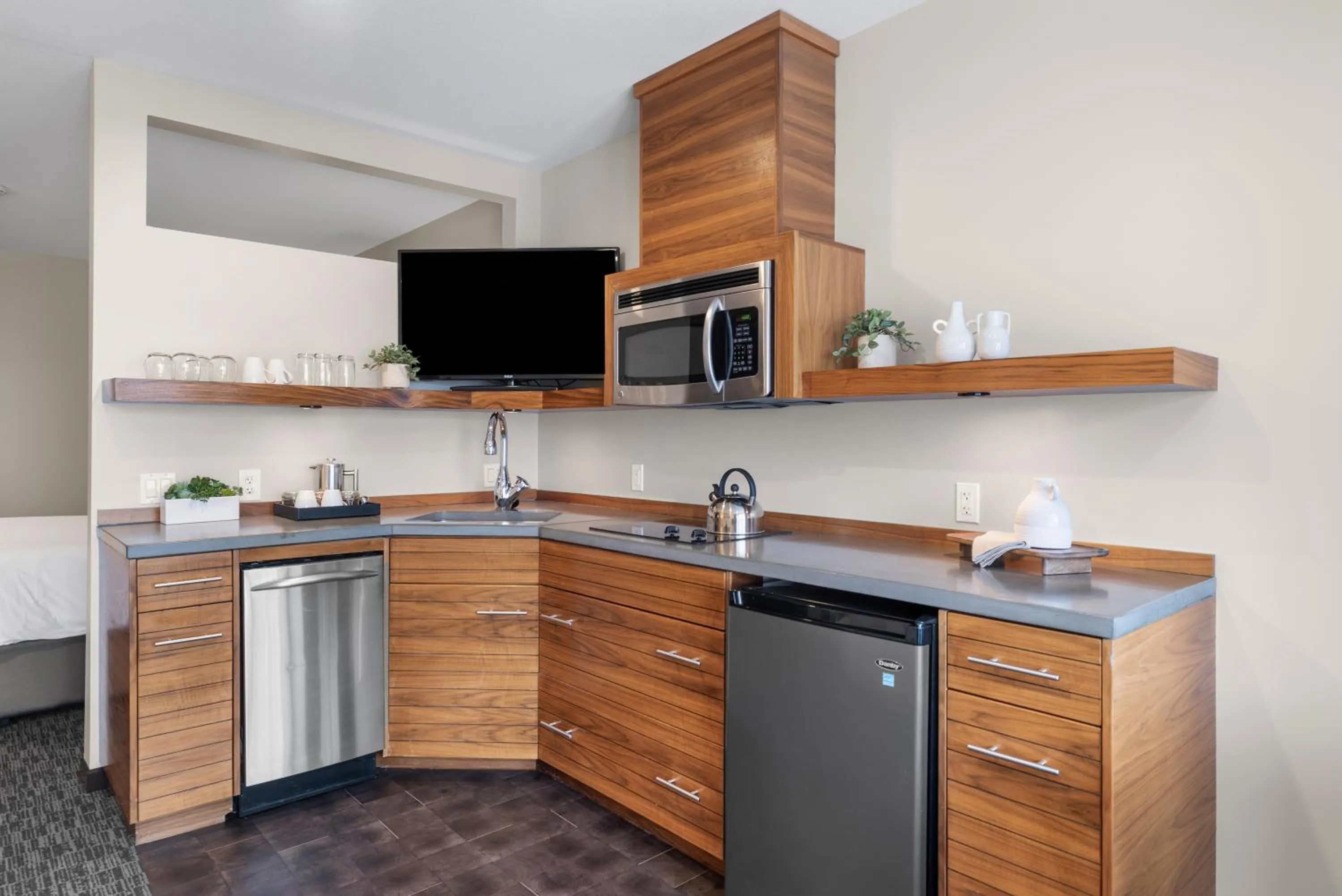 Kitchen or kitchenette in Oxford Hotel Bend