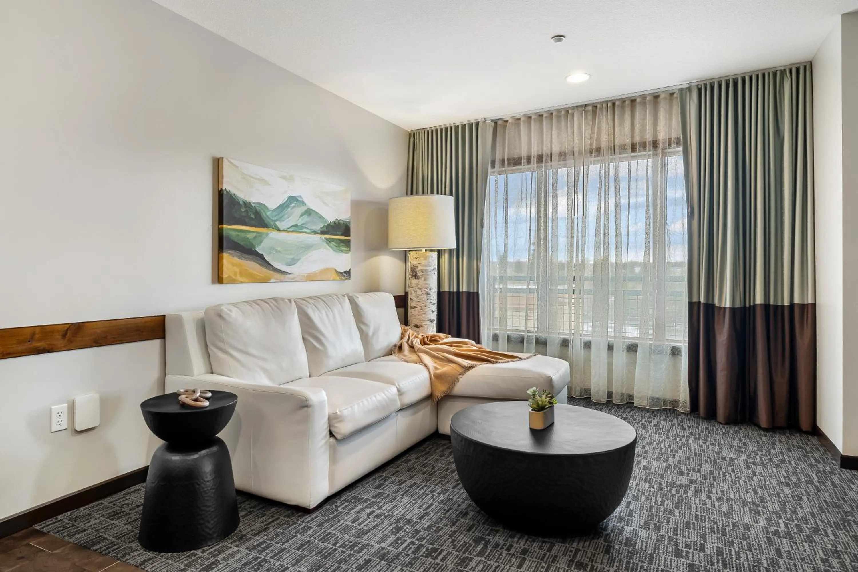 Seating area in Oxford Hotel Bend