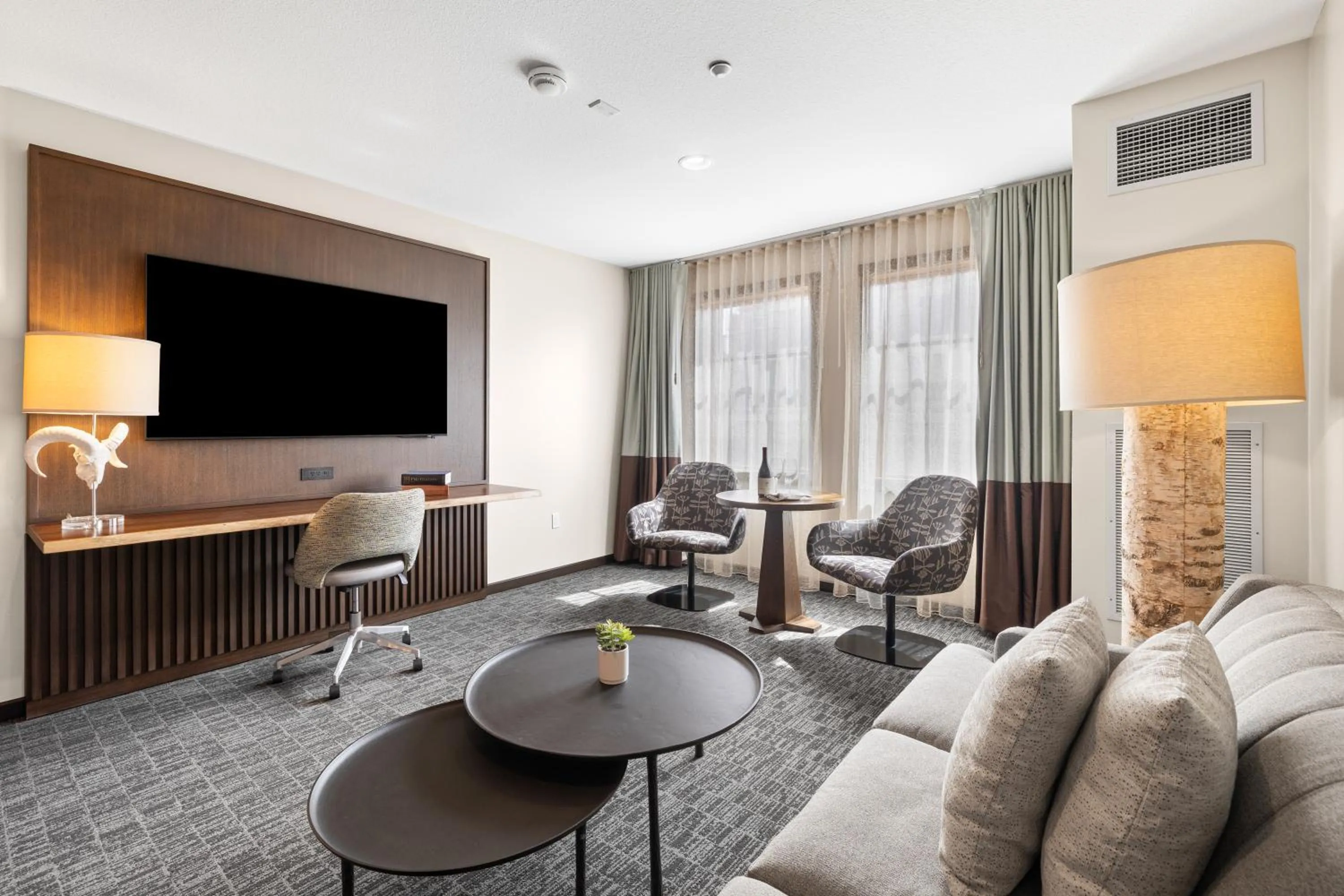 Seating area in Oxford Hotel Bend