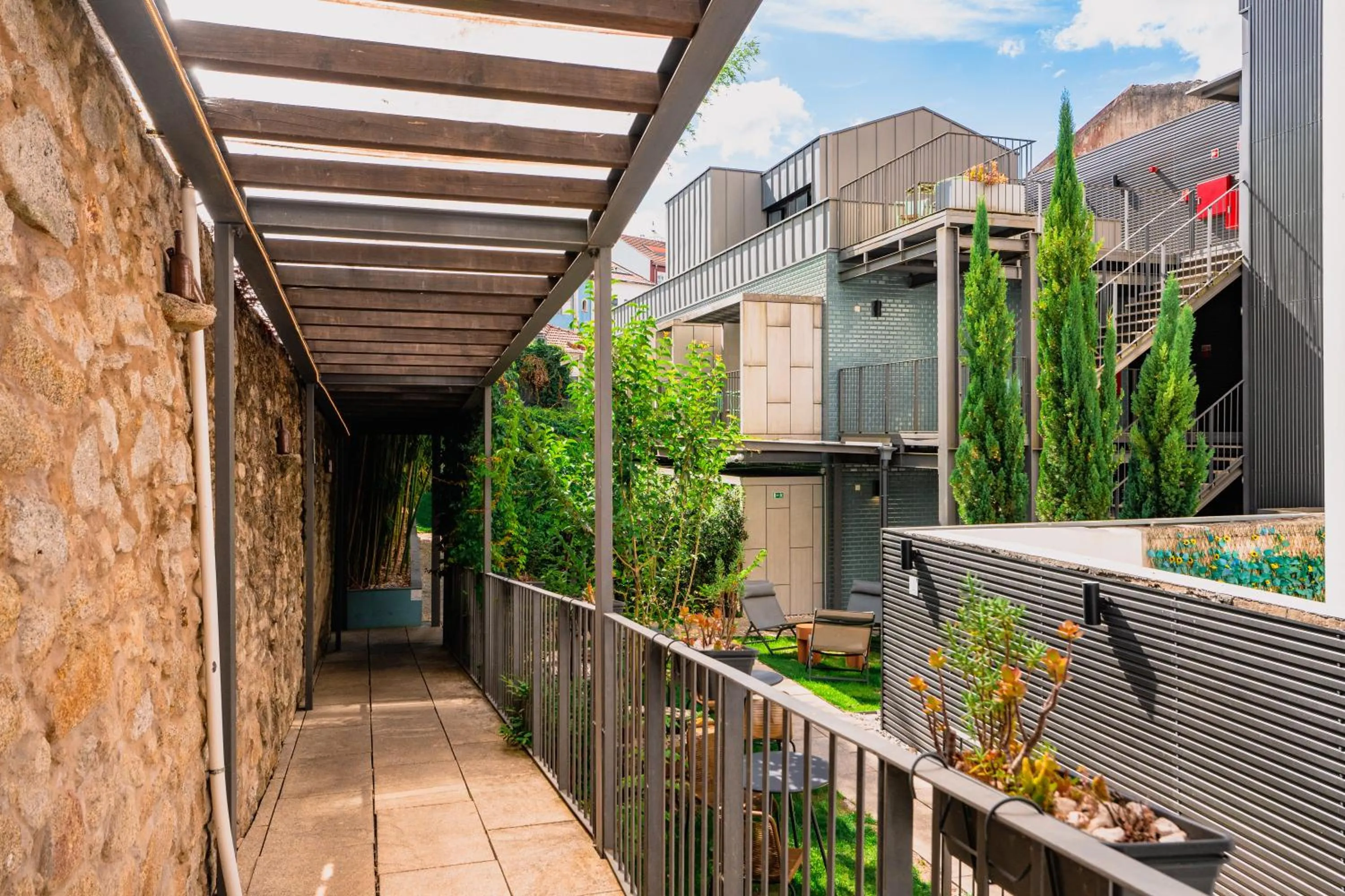 Property building in Jardim da Batalha Boutique Hotel by Shiadu