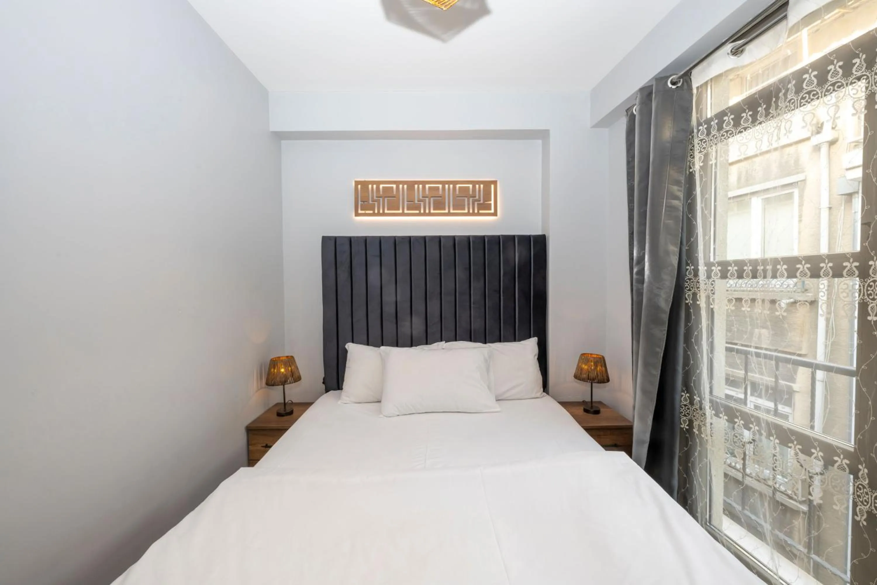 Bed in Dorne Suite Taksim Hotel