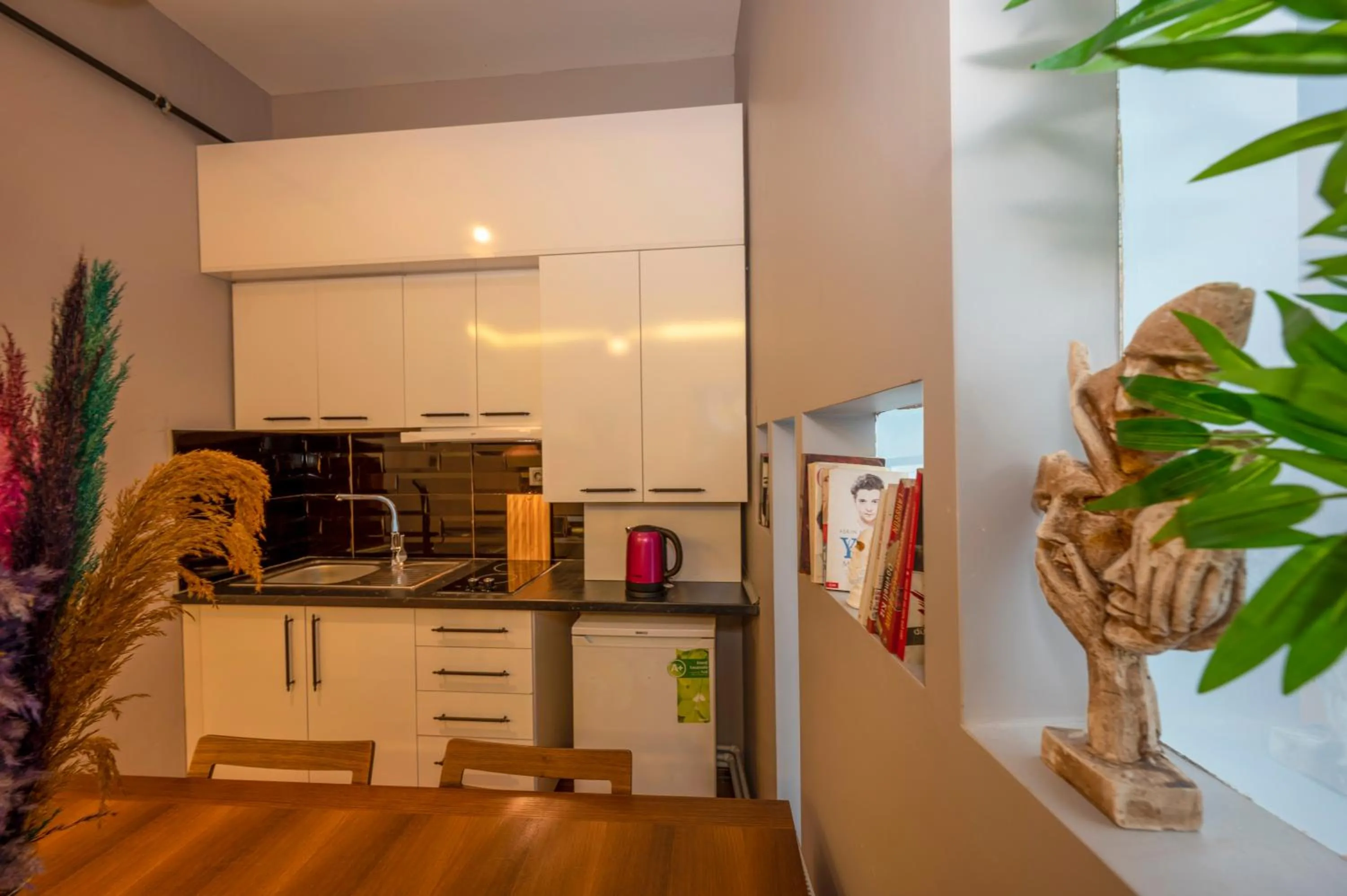 Kitchen or kitchenette in Dorne Suite Taksim Hotel