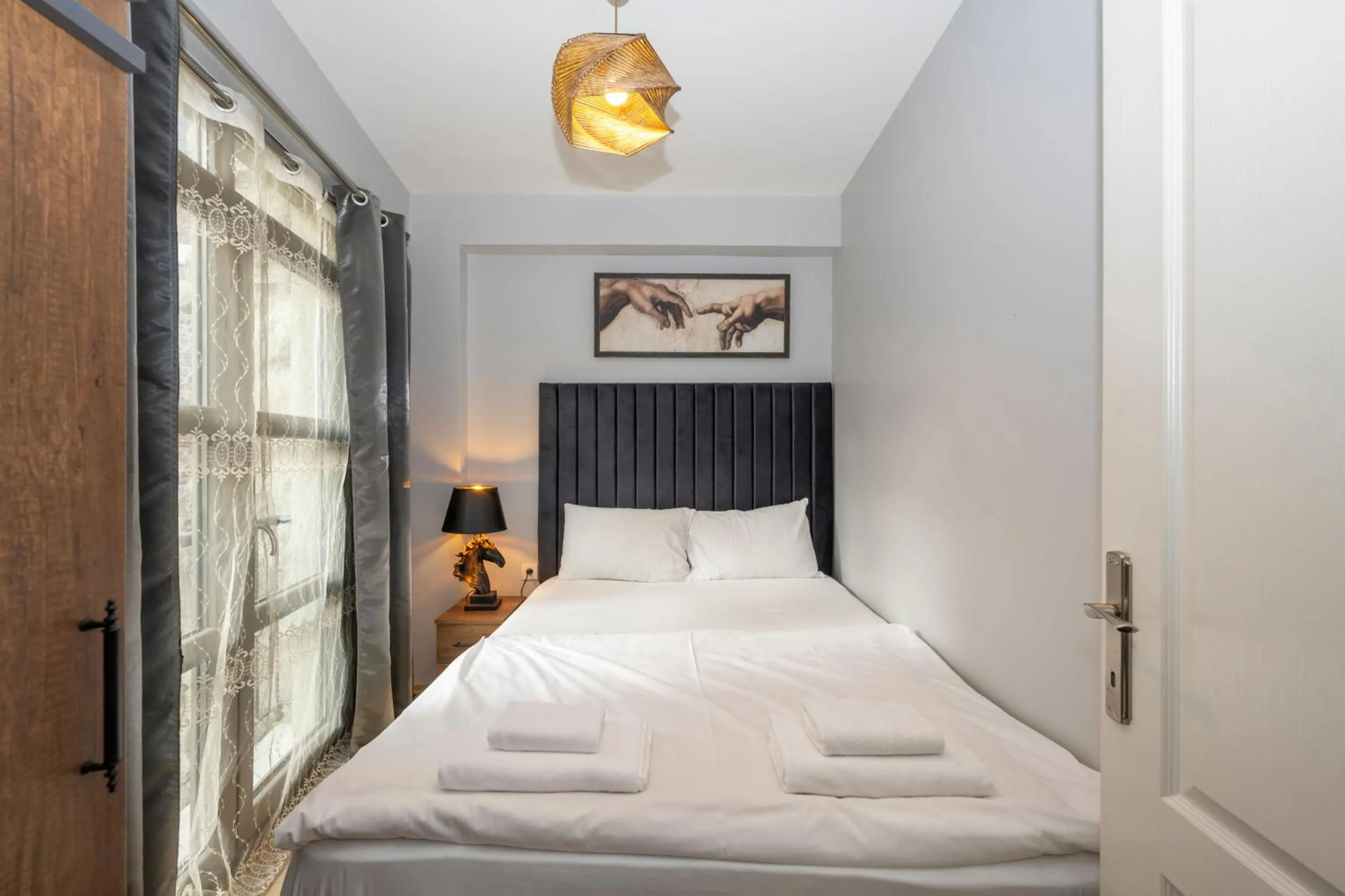 Bed in Dorne Suite Taksim Hotel