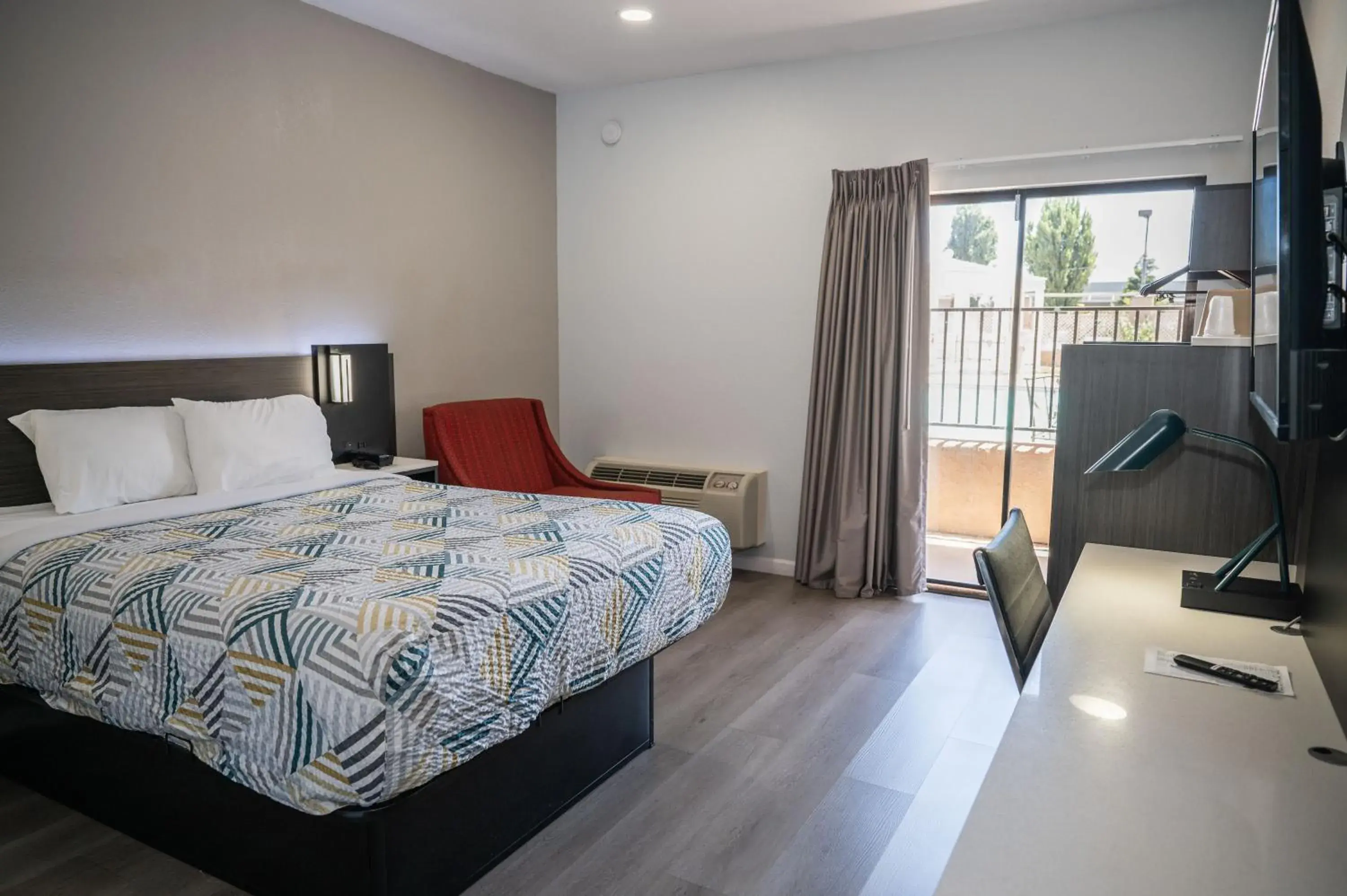 Standard Queen Room - Non-Smoking in Motel 6 Soledad, CA Standard Queen Room - Non-Smoking in Motel 6 Soledad, CA