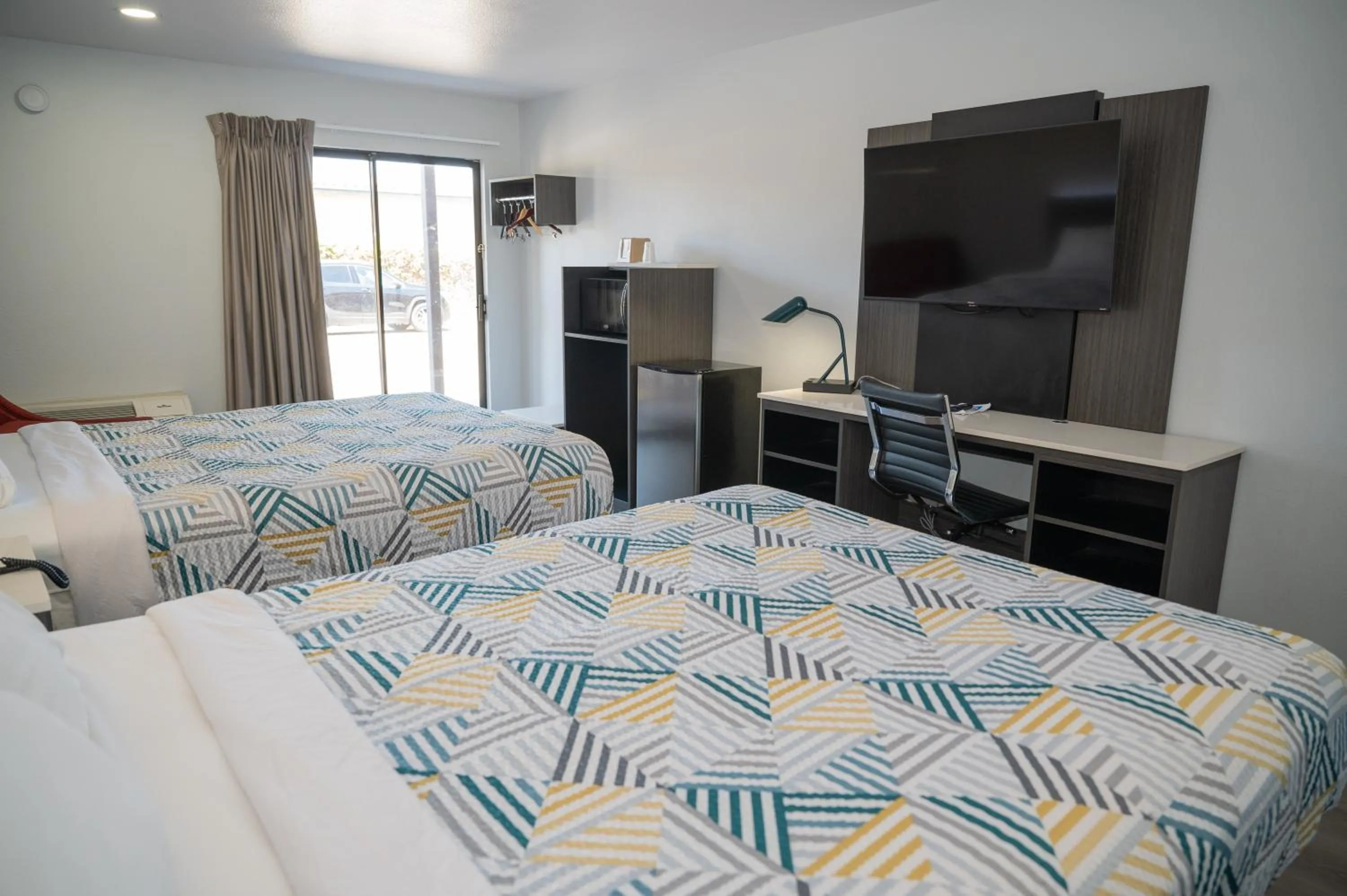 Bedroom, Bed in Motel 6 Soledad, CA